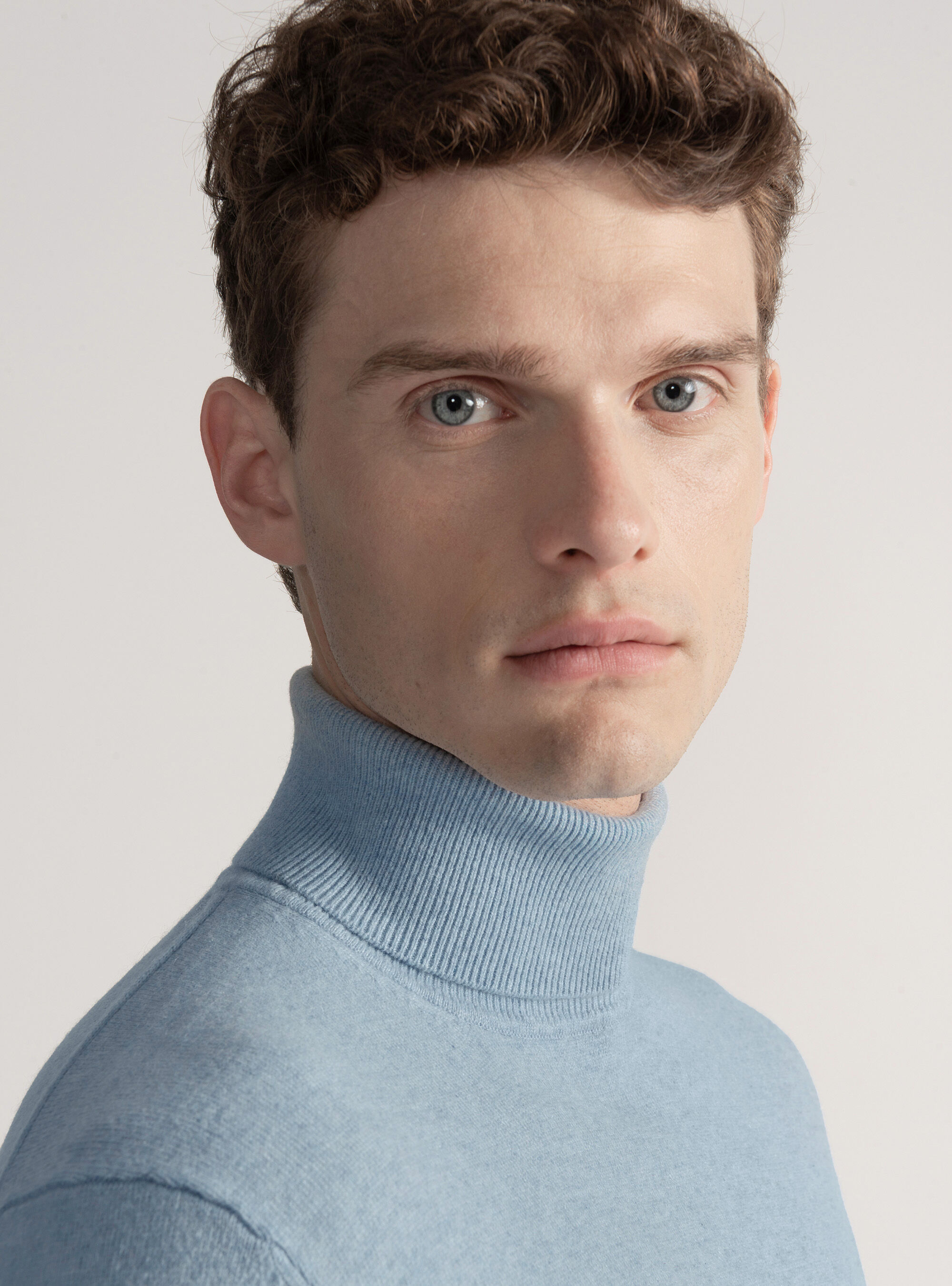 Dolcevita in cashmere, AZZURRO POLVERE 0283C