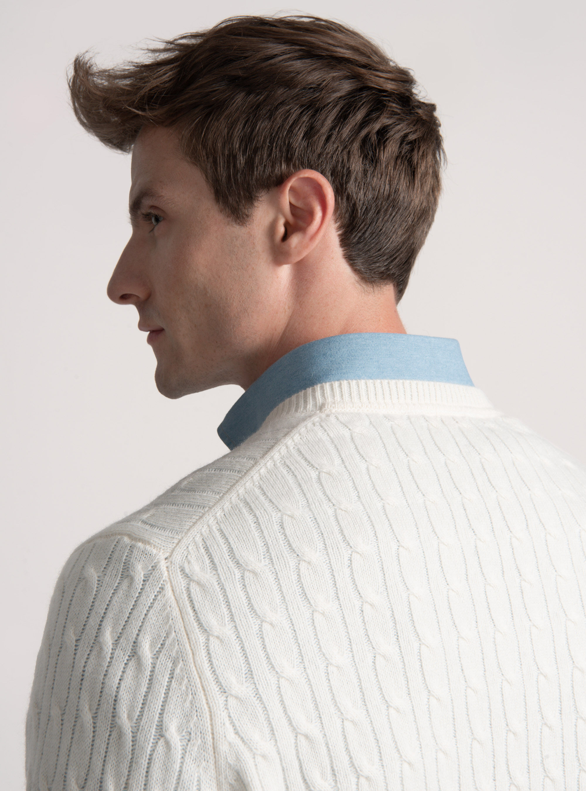 Merino wool V-neck sweater with braid, WHITE