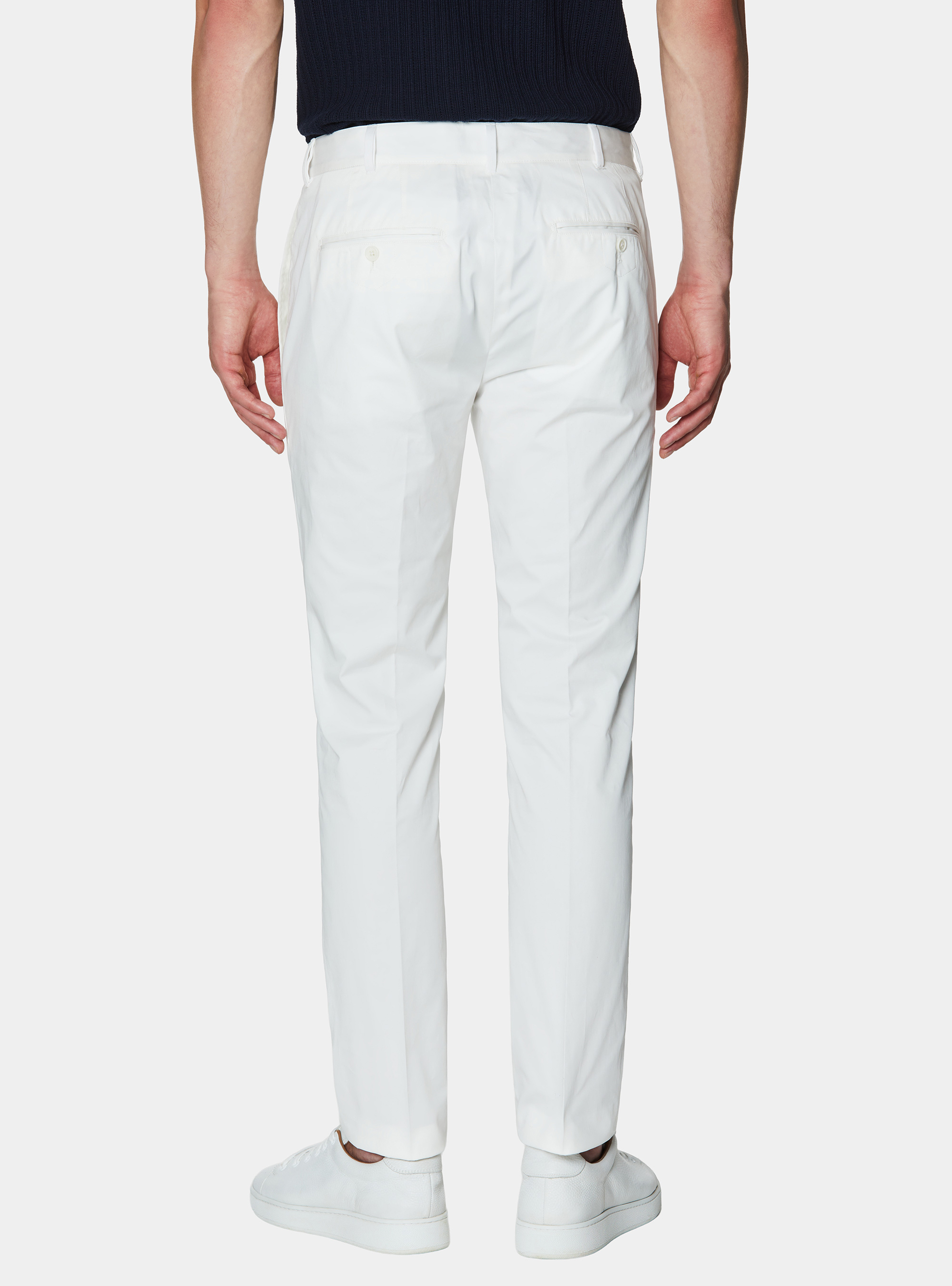 Pantalon chino slim en serg&eacute; l&eacute;ger, BLANC