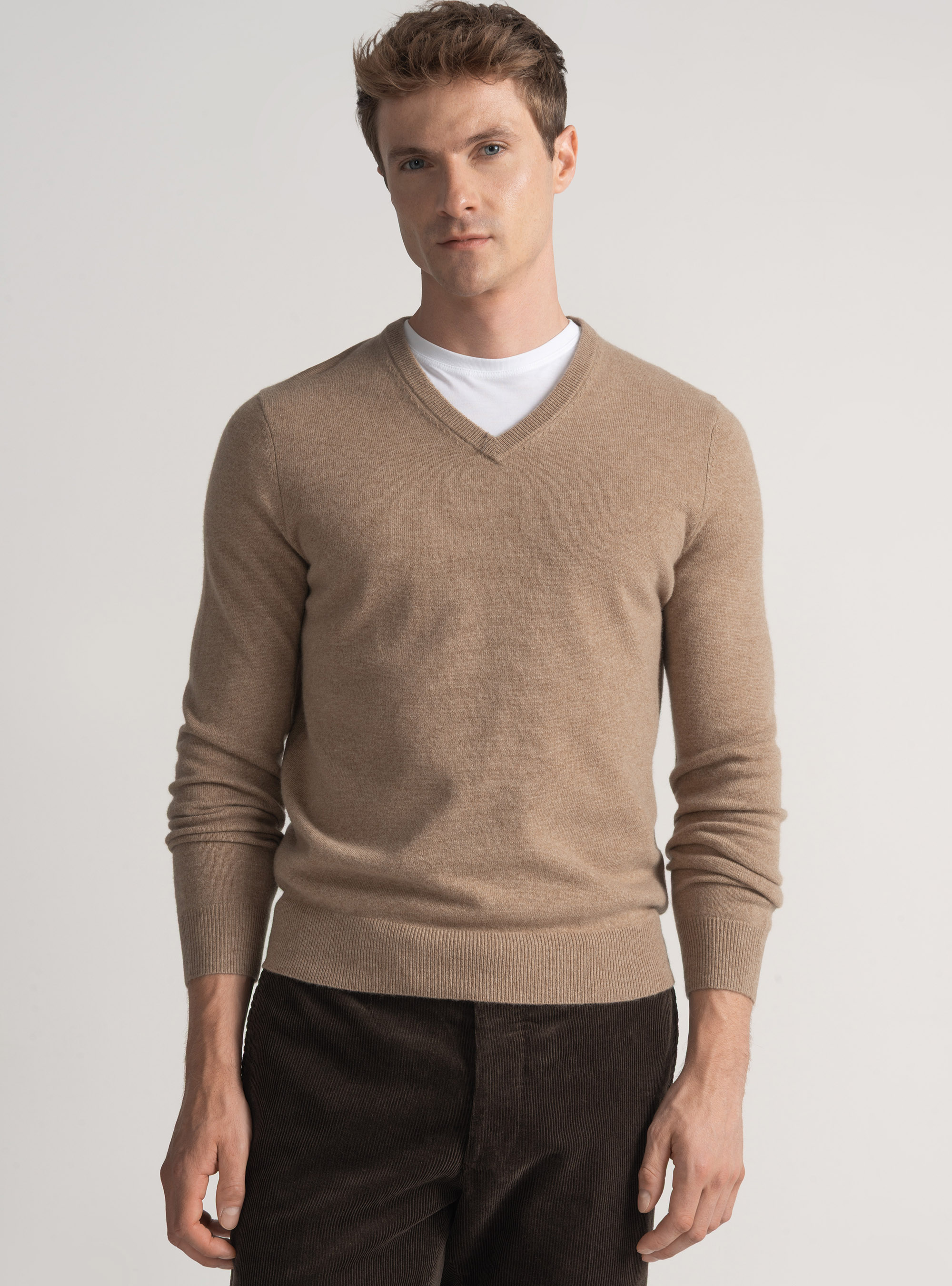 Merino wool V-neck sweater, CAMMELLO 0570C