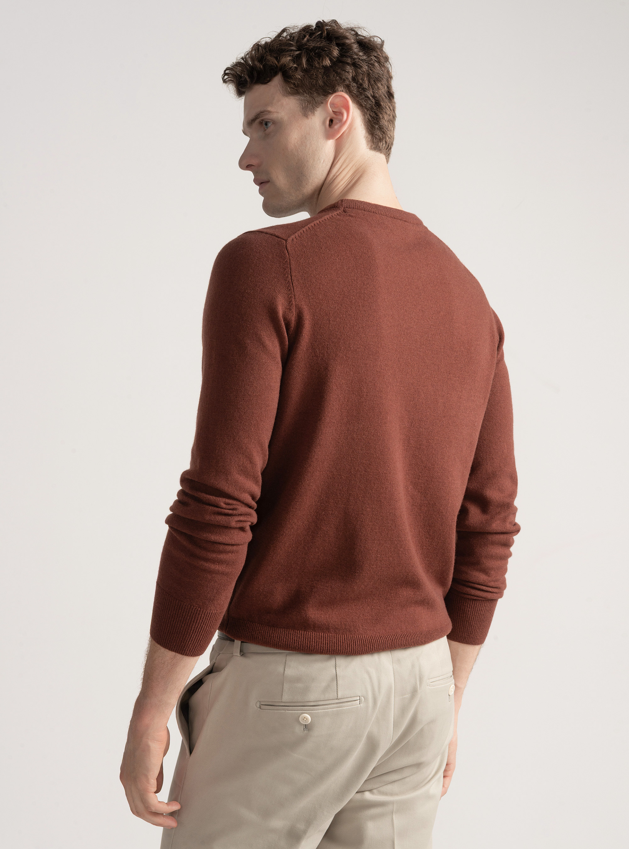 Lambswool and cashmere crew-neck sweater, 0396C MATTONE