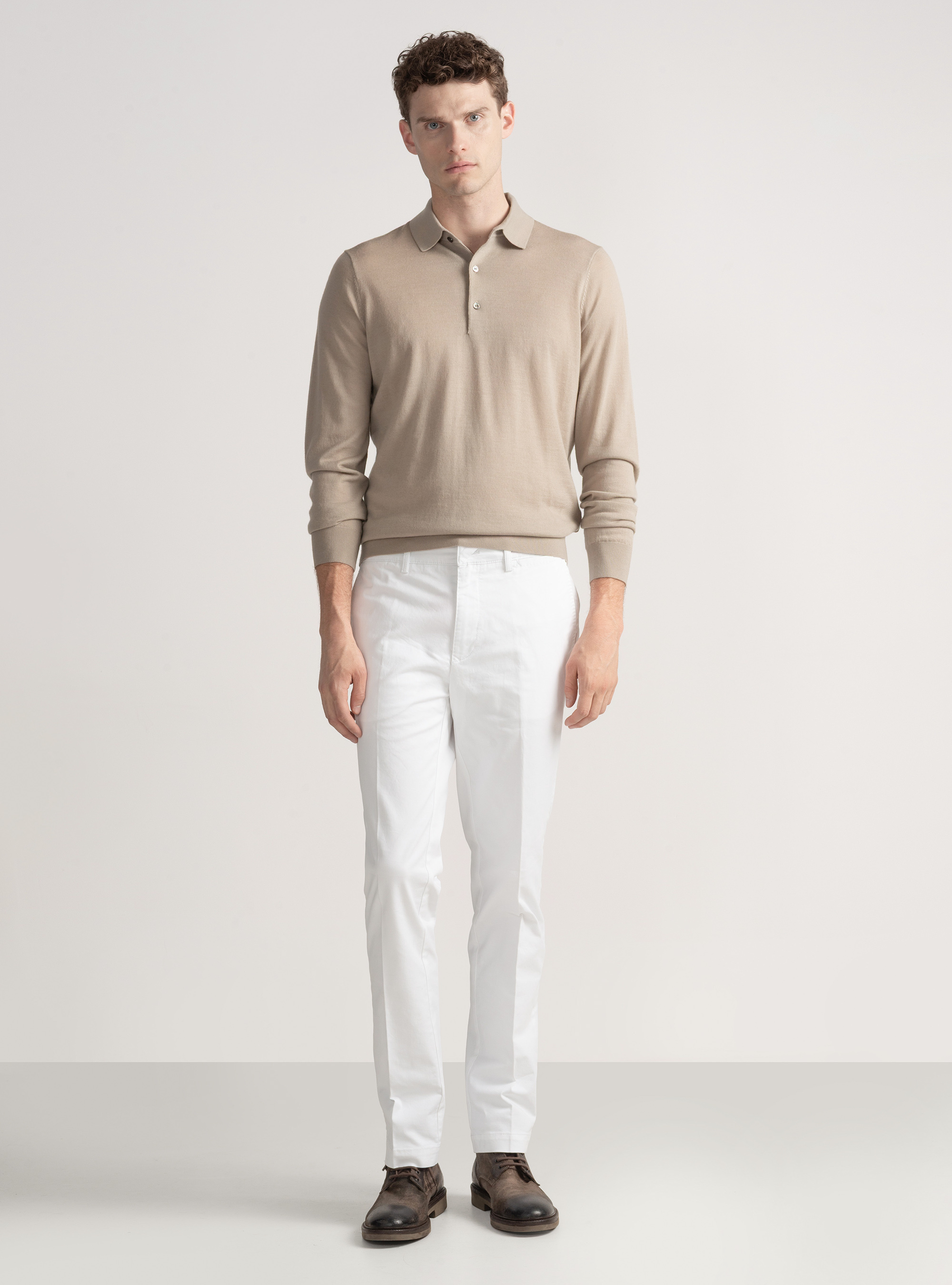 Pantal&oacute;n chino slim fit de sarga el&aacute;stica, BLANCO