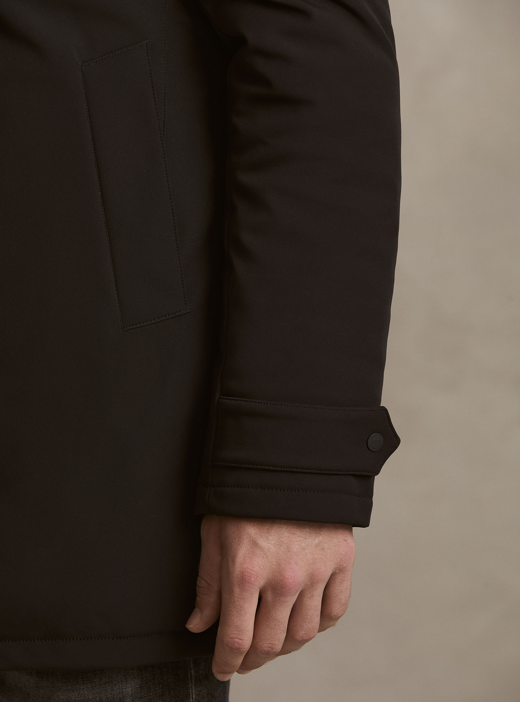 Parka tecnico con cappuccio, NERO