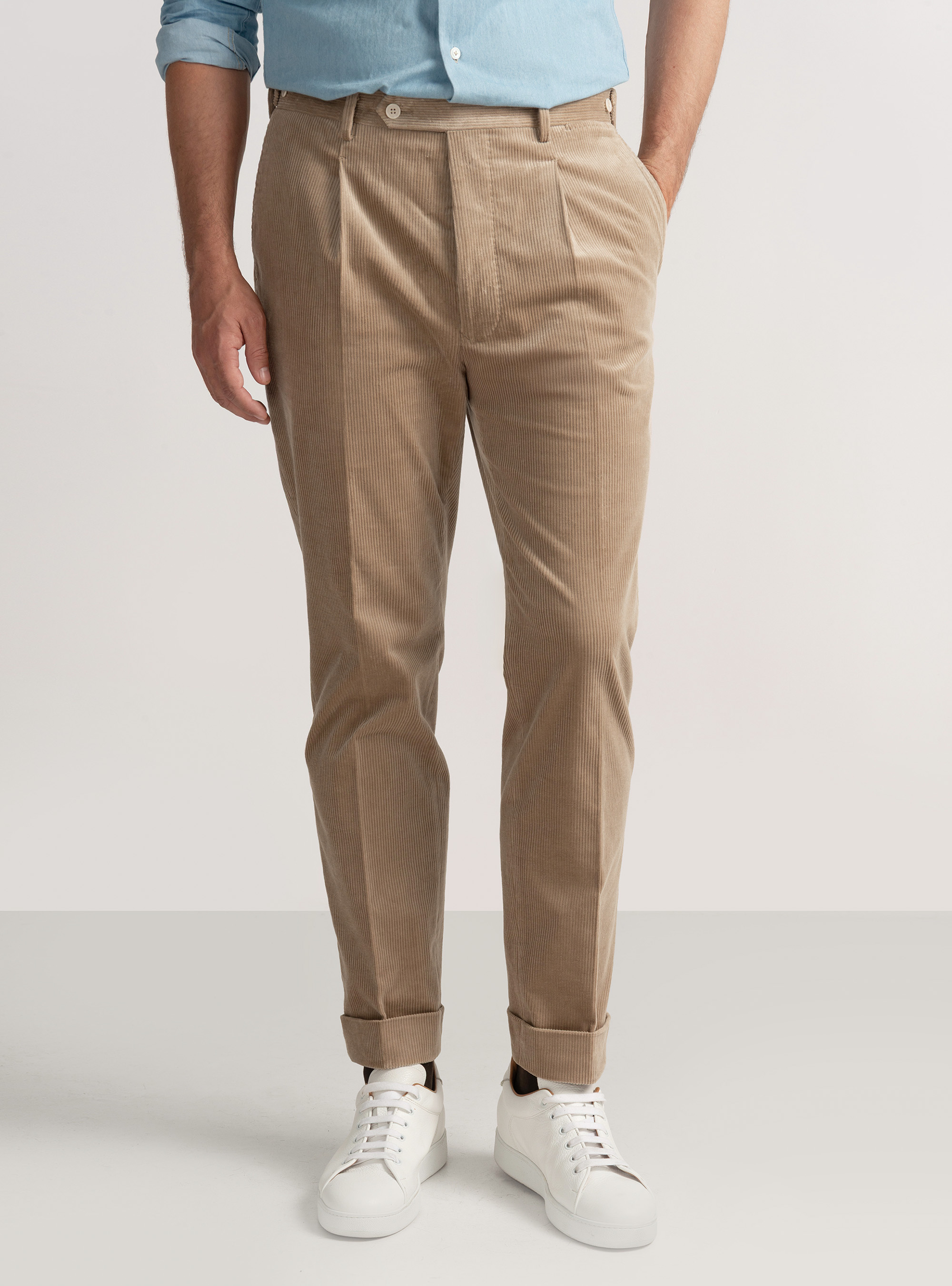 Pantal&oacute;n de pinzas de terciopelo el&aacute;stico Duca Visconti di Modrone, ARENA