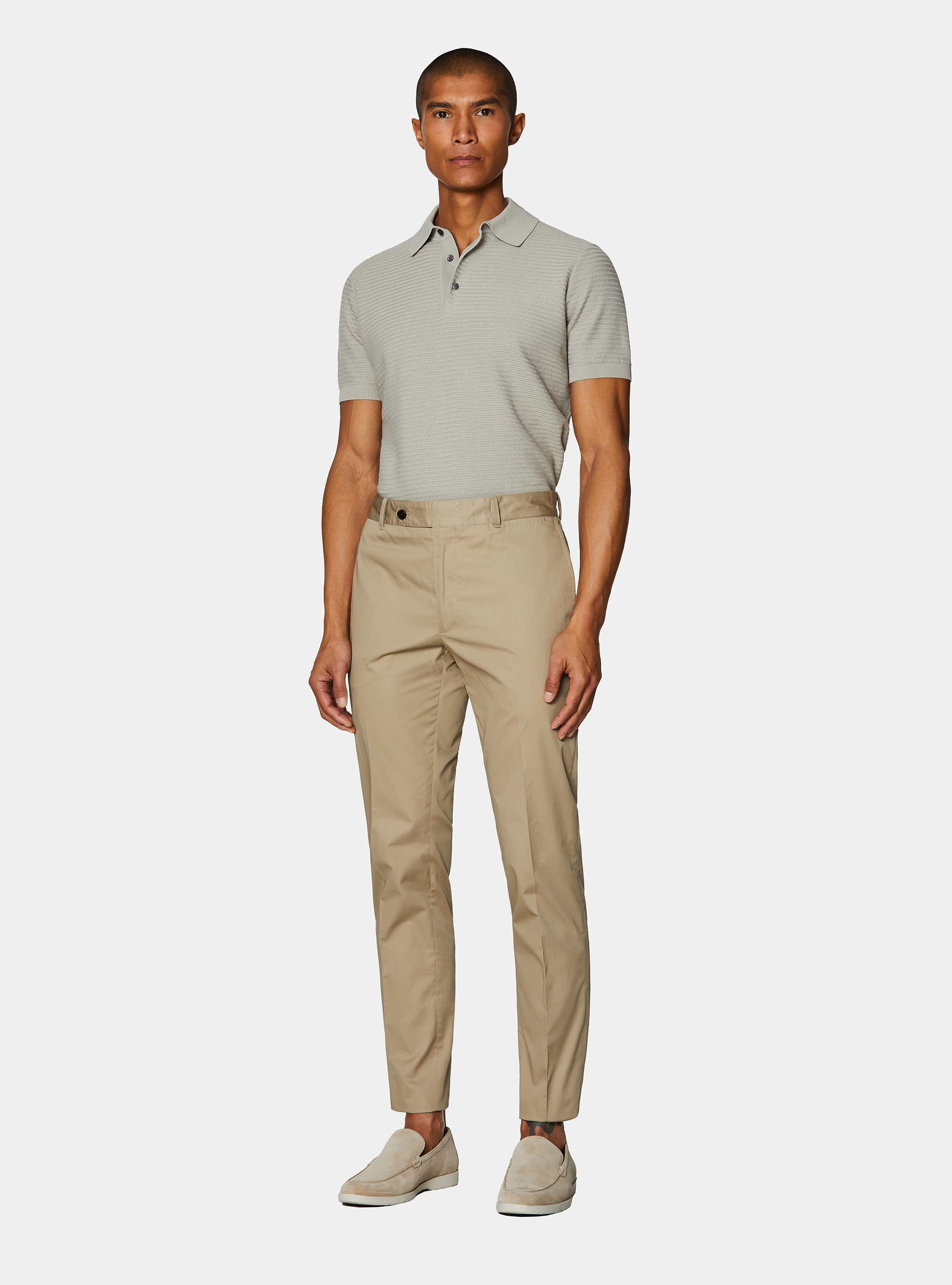 Pantalon chino slim en serg&eacute; l&eacute;ger, BOUE