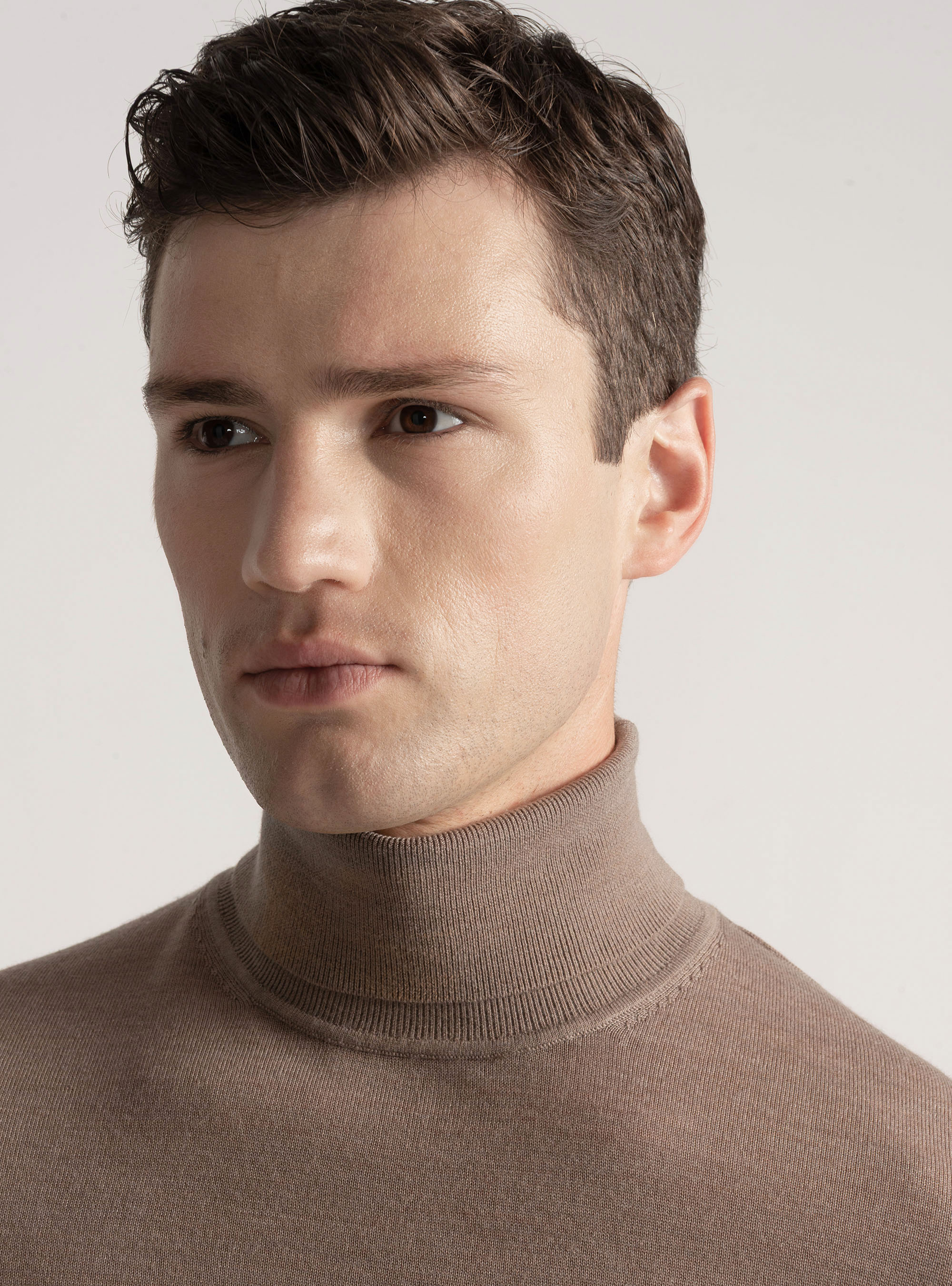 Turtleneck in pure extra-fine merino wool, MUD