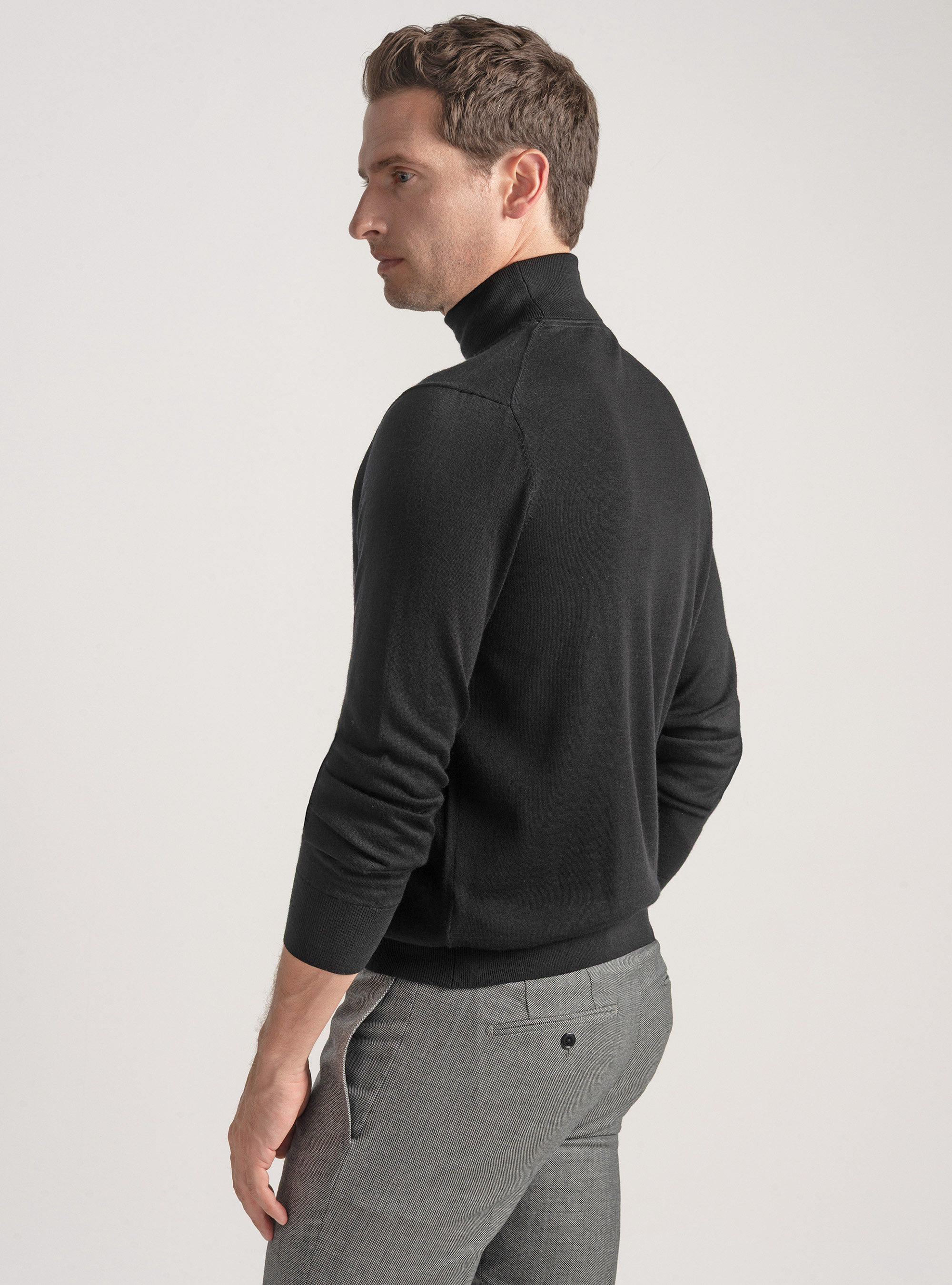 Turtleneck in pure extra-fine merino wool, BLACK
