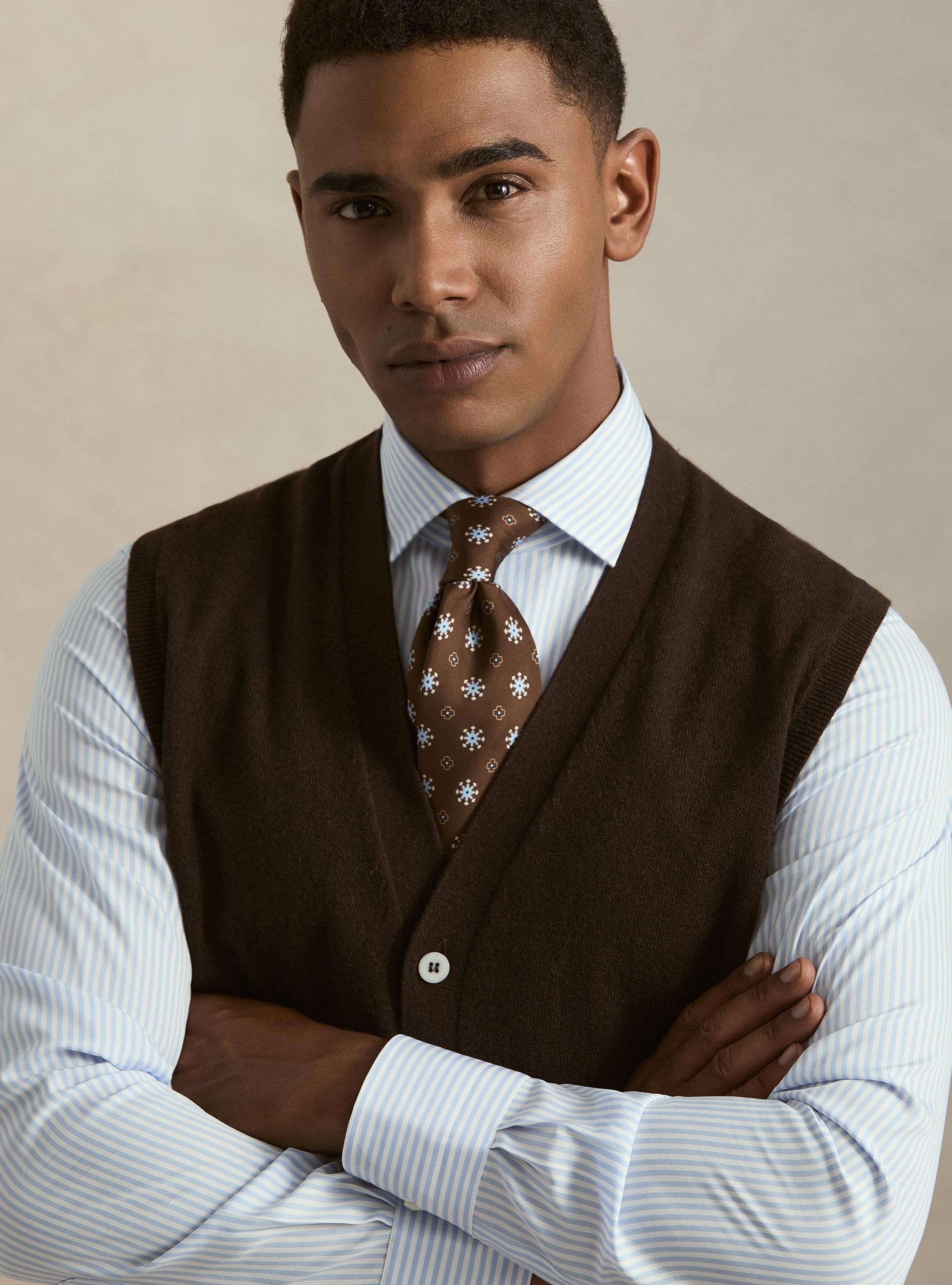 Chaleco de puro cashmere con botones, MARRON
