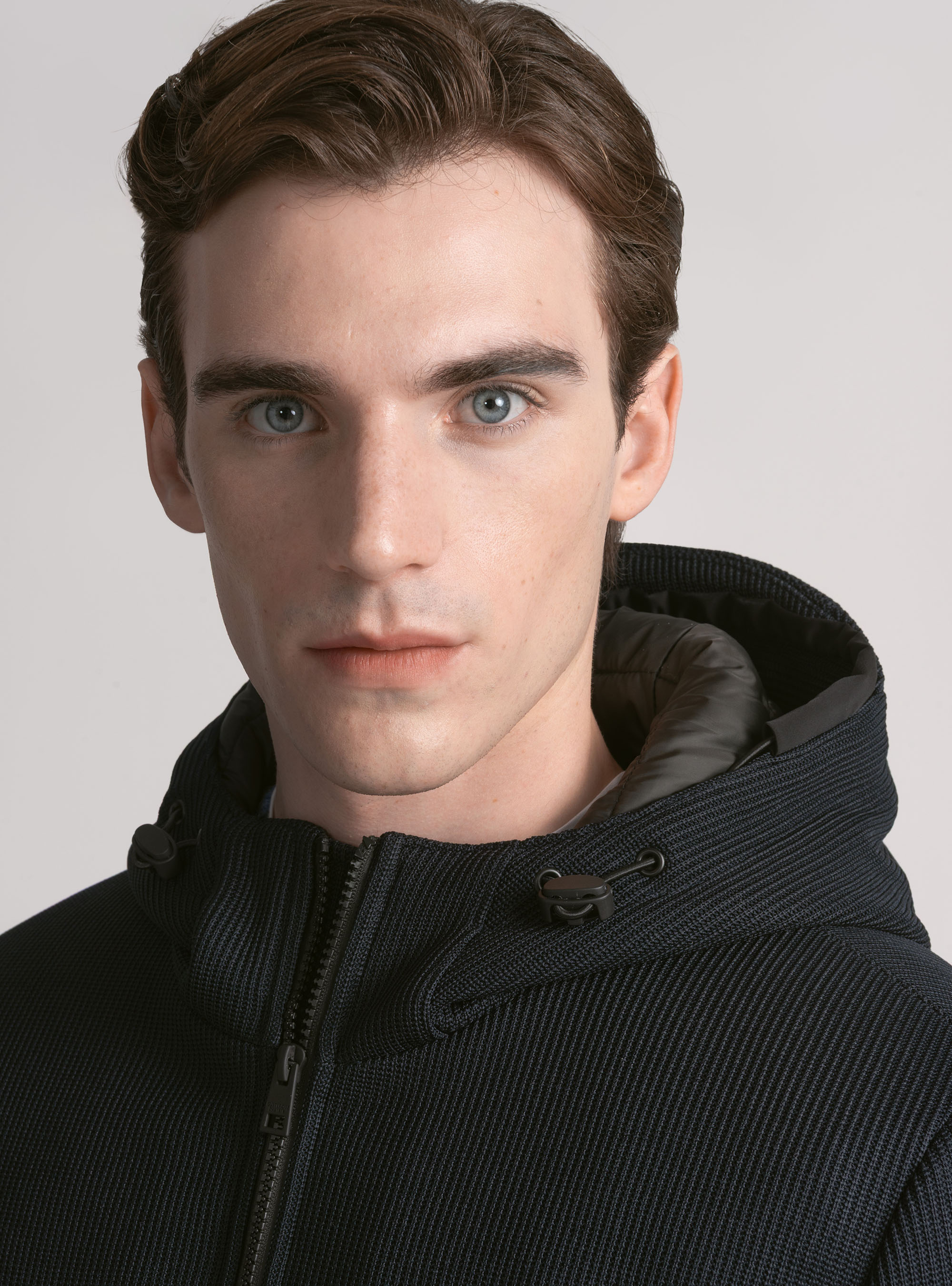Giubbotto tecnico imbottito con cappuccio, BLU NAVY