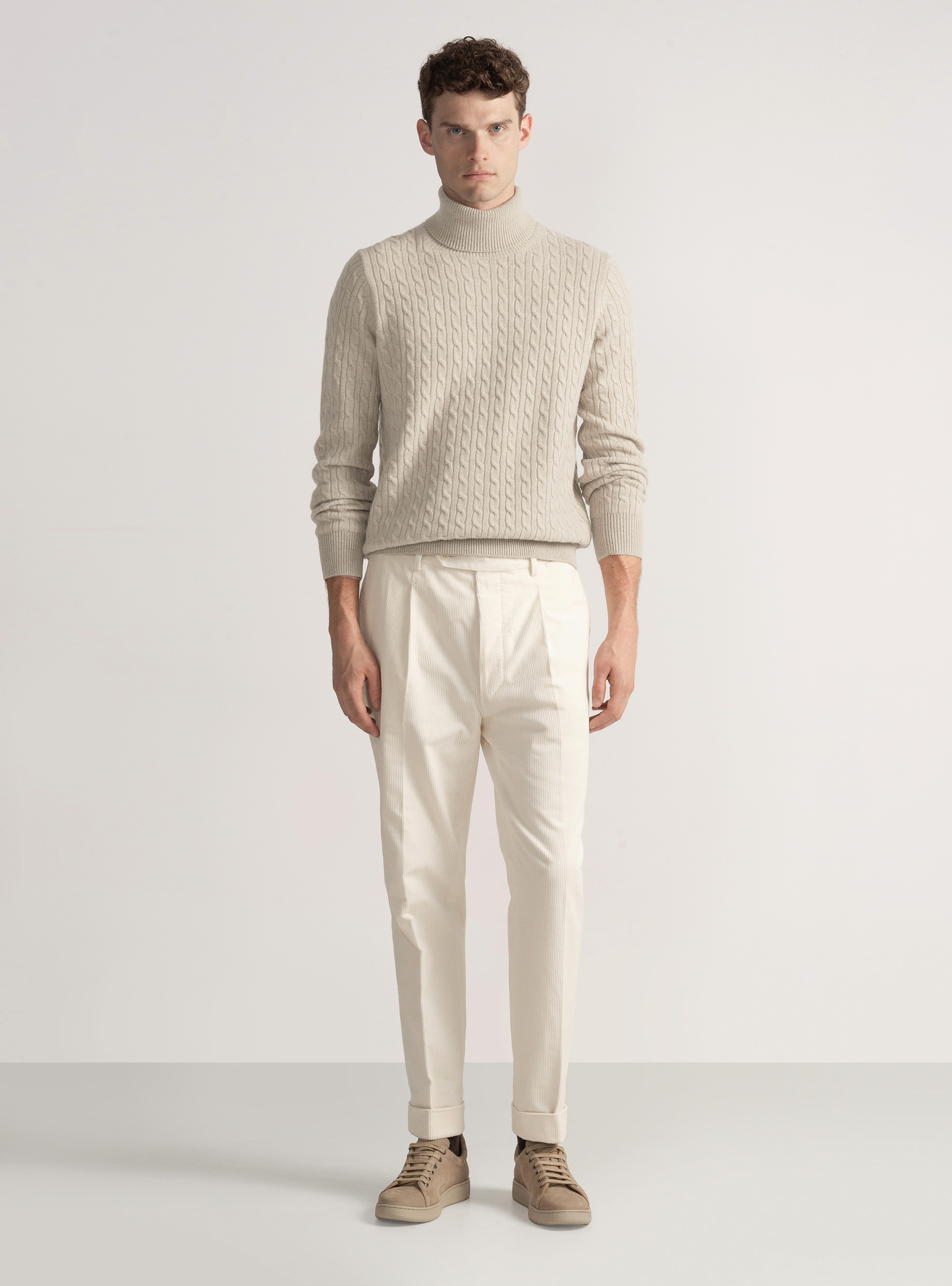 Hochgeschlossener Pullover mit Kaschmirwollborte, ECRU 0560C