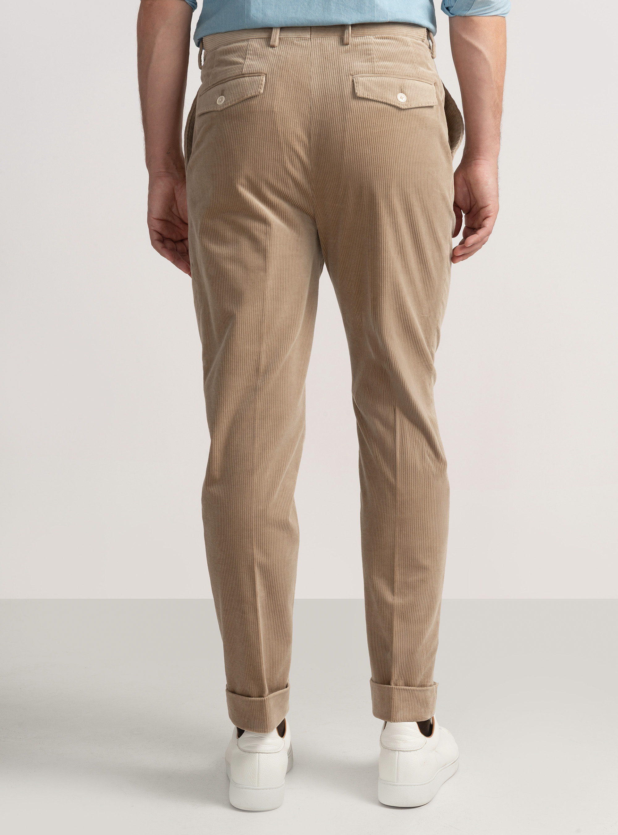 Pantal&oacute;n de pinzas de terciopelo el&aacute;stico Duca Visconti di Modrone, ARENA