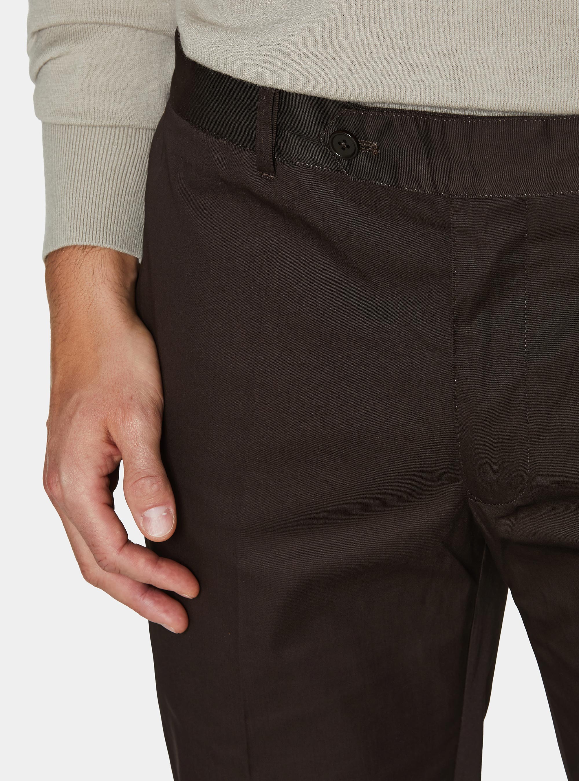 Pantalon chino slim en serg&eacute; l&eacute;ger, MARRON
