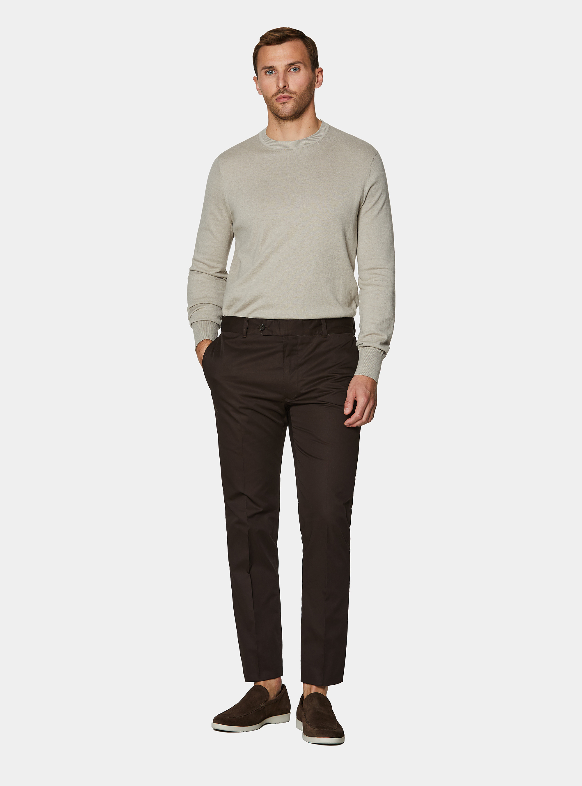Pantalon chino slim en serg&eacute; l&eacute;ger, MARRON
