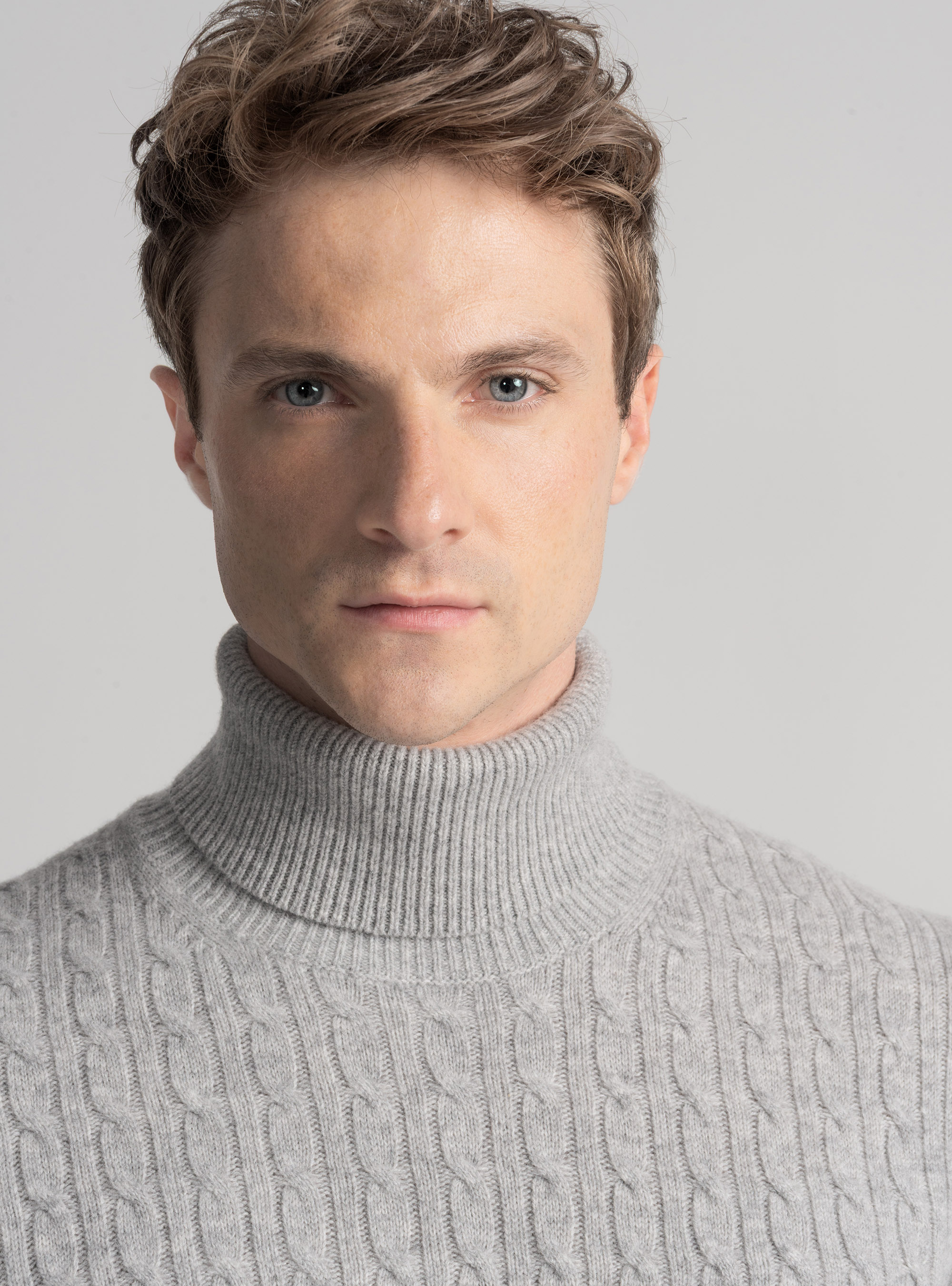 Maglia collo alto con treccia in lana cashmere, GRIGIO CHIARO MELANGE