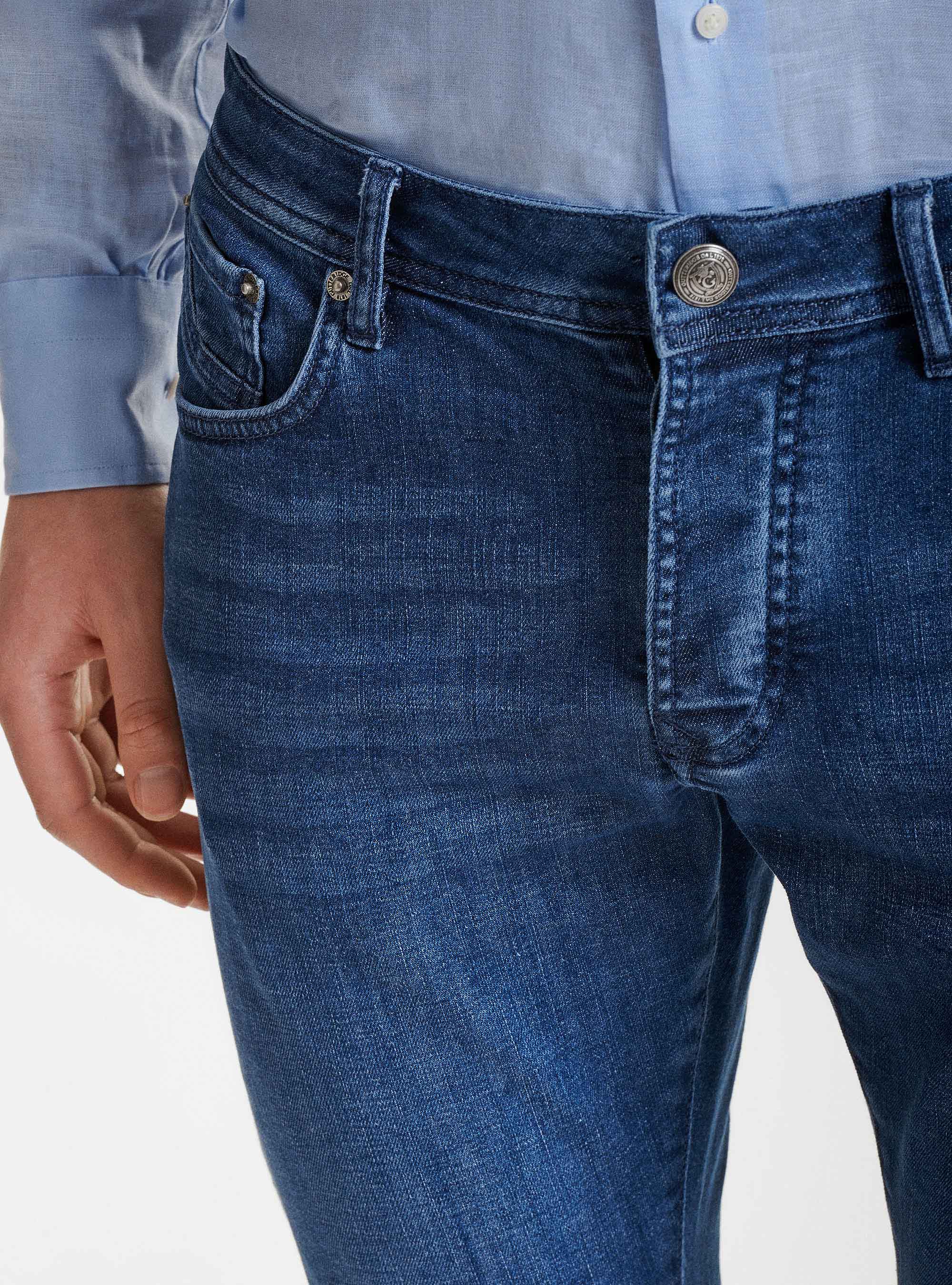 Coloured yarn-dyed jeans, BLUE