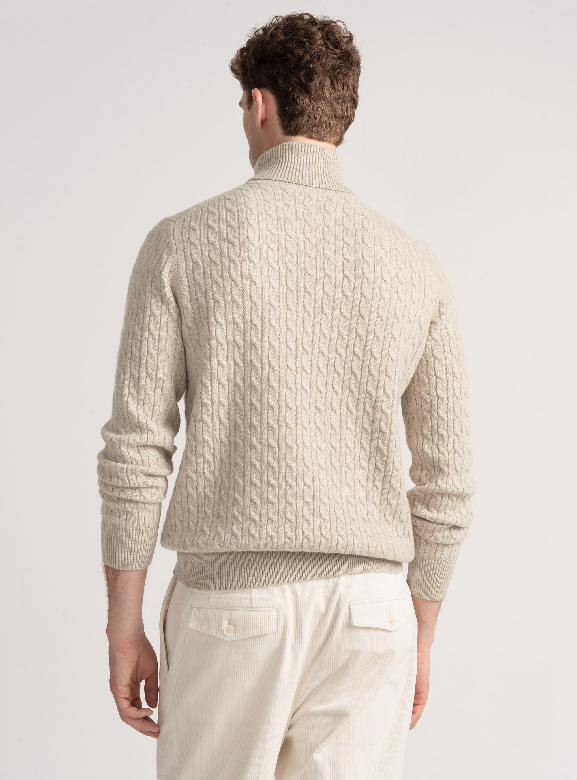 Hochgeschlossener Pullover mit Kaschmirwollborte, ECRU 0560C