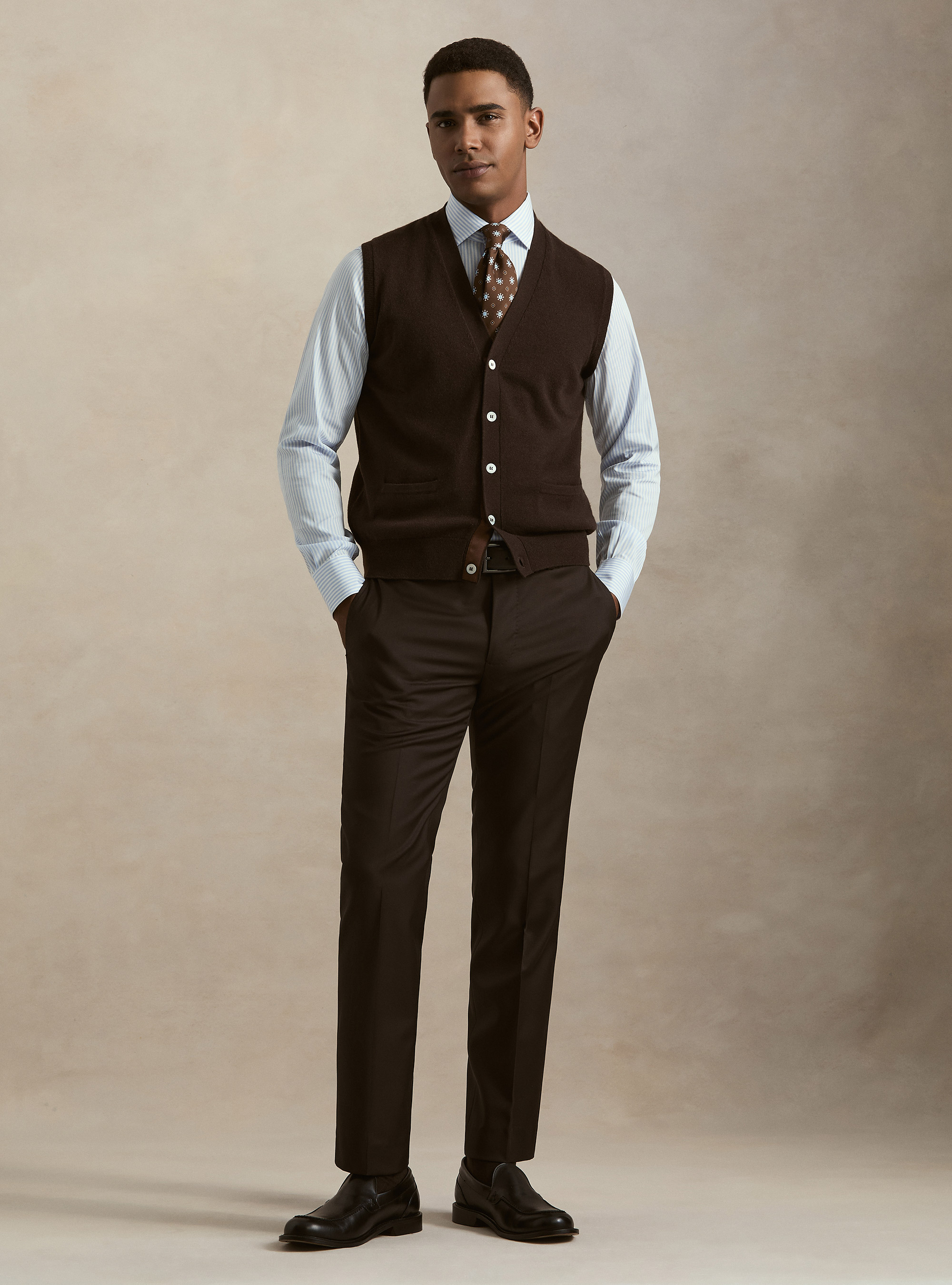 Chaleco de puro cashmere con botones, MARRON