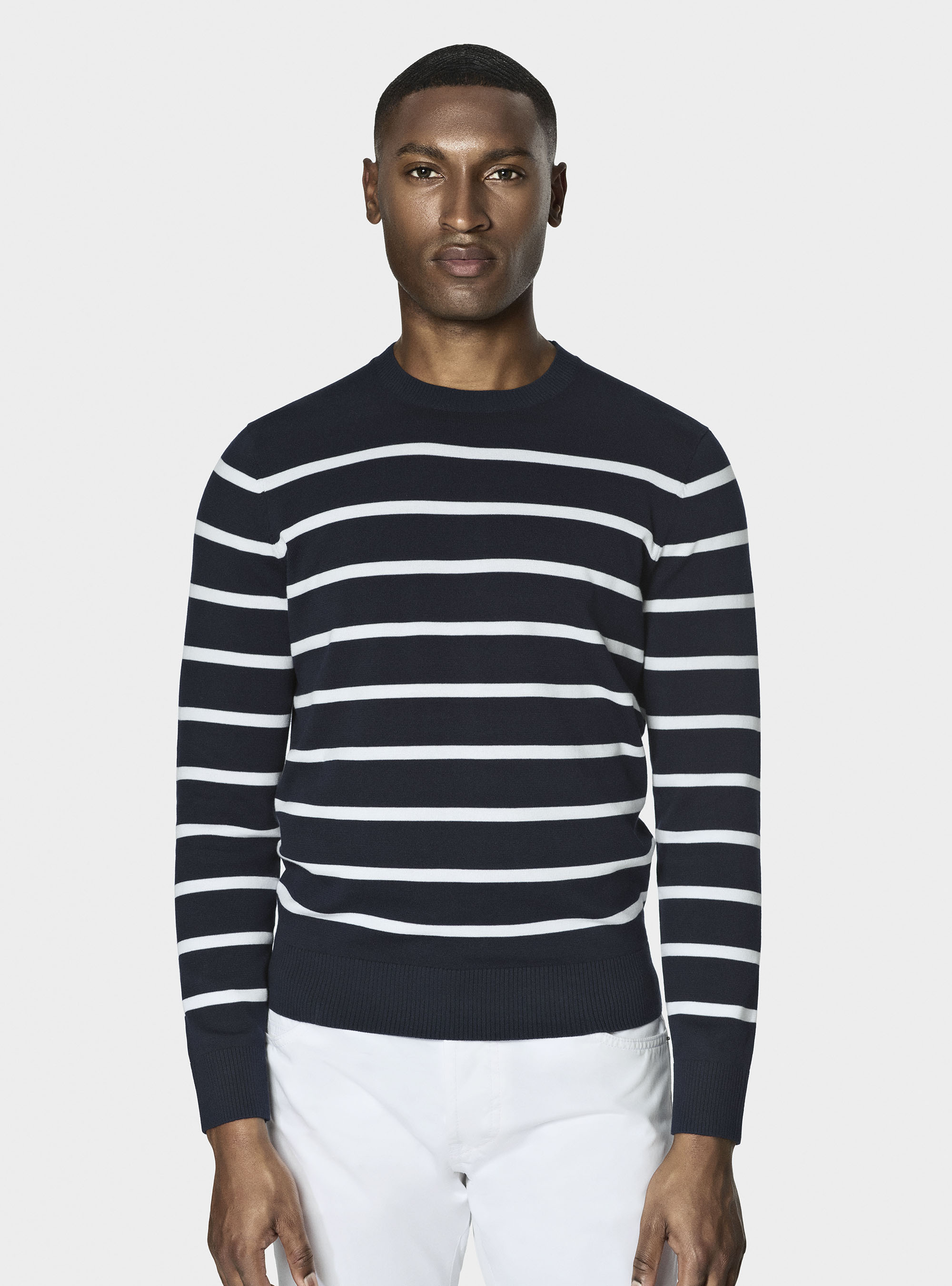 Pullover mit Rundhalsausschnitt aus extrafeiner gestreifter Baumwolle, NAVY 0218C