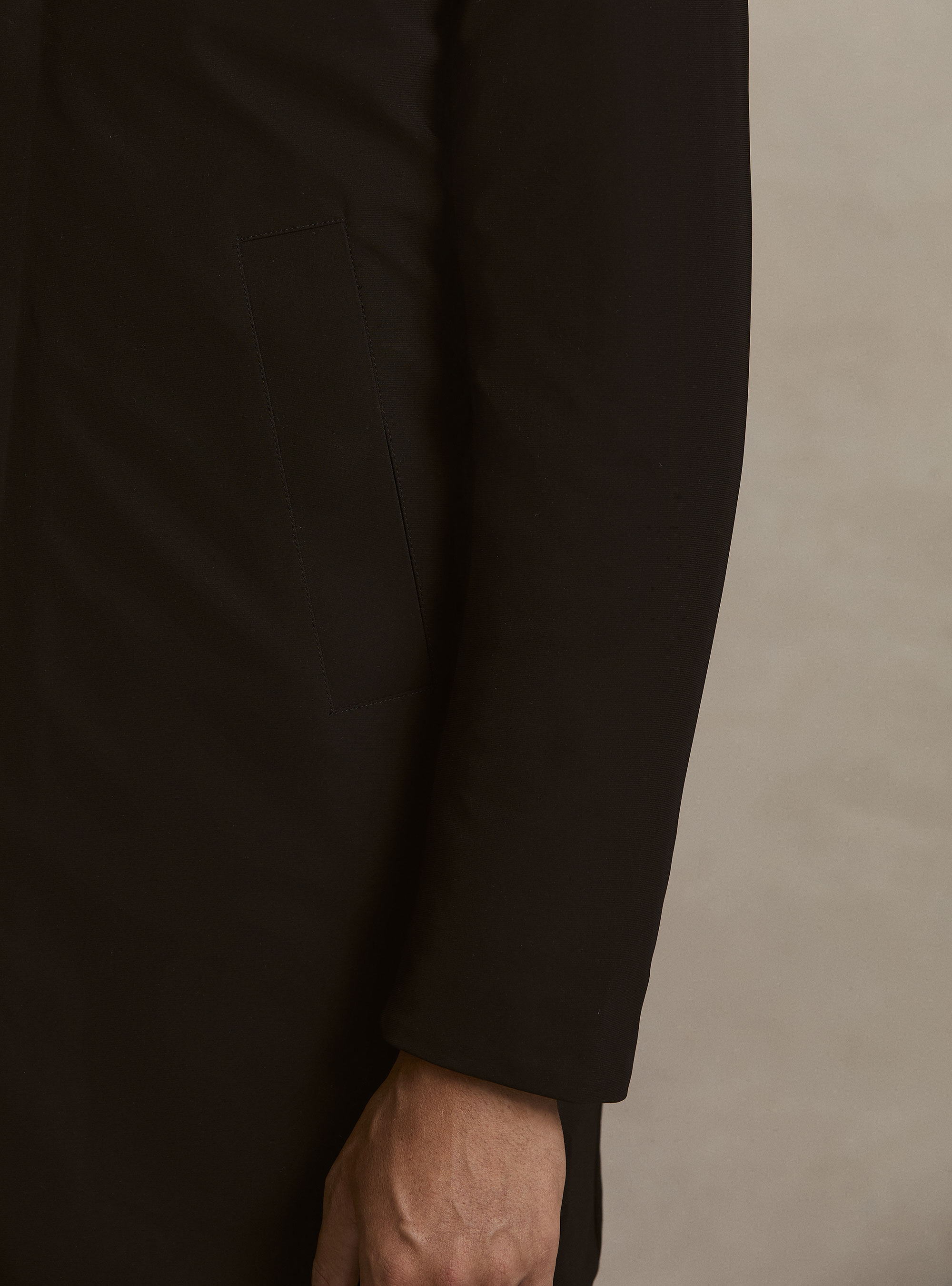 Impermeable de botonadura sencilla acolchado con pechera desmontable, NEGRO