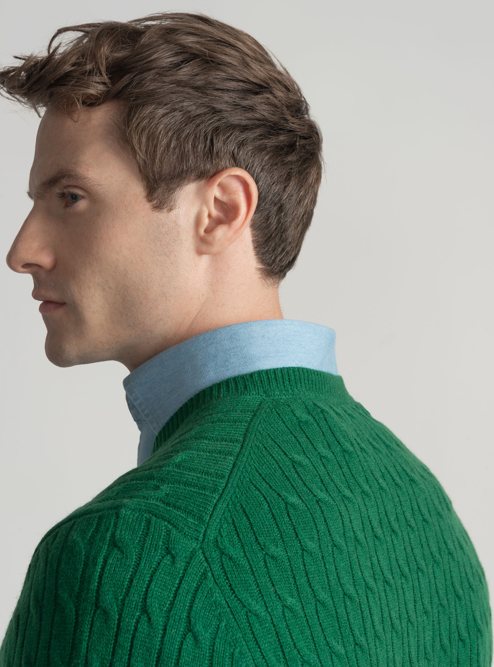 Maglia scollo a V con treccia in lana merino, VERDE