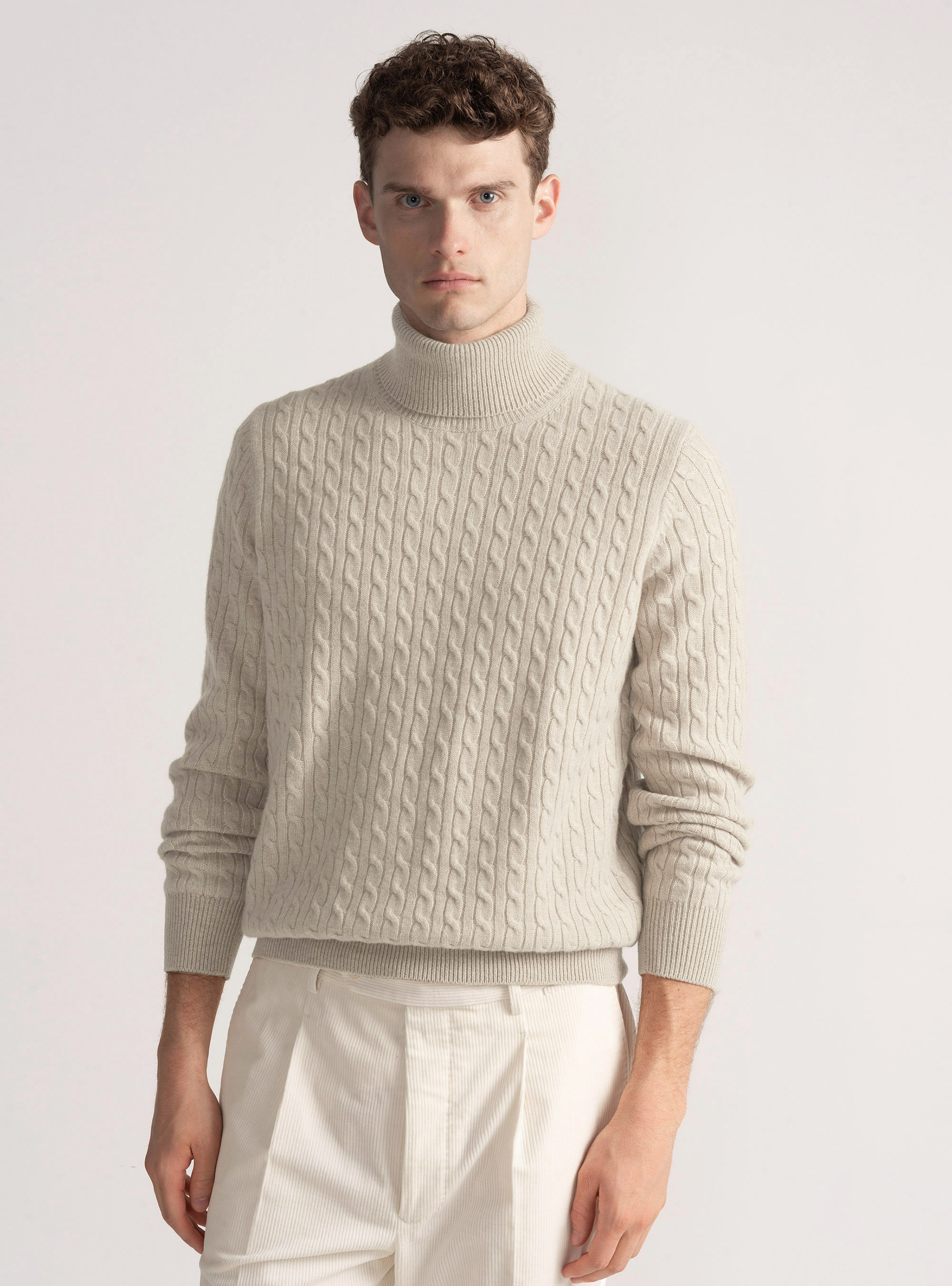 Hochgeschlossener Pullover mit Kaschmirwollborte, ECRU 0560C