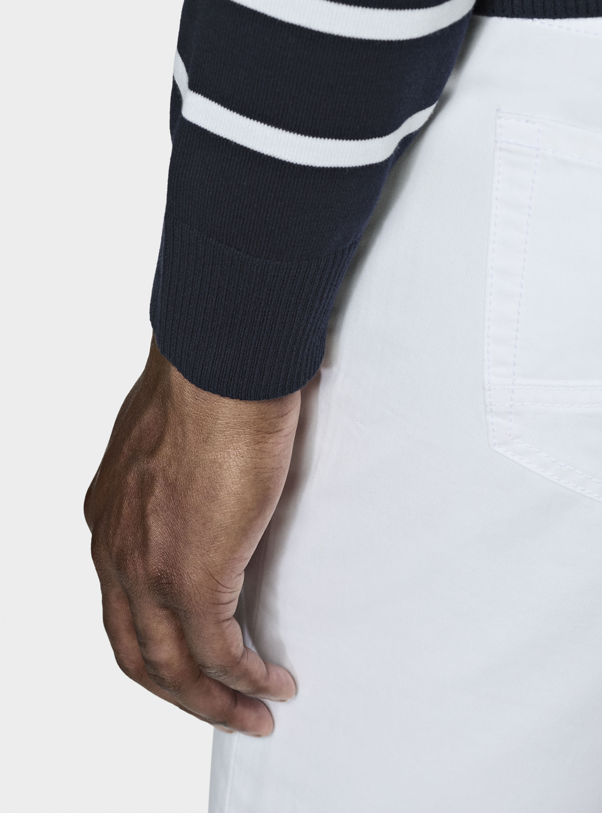 Pullover mit Rundhalsausschnitt aus extrafeiner gestreifter Baumwolle, NAVY 0218C