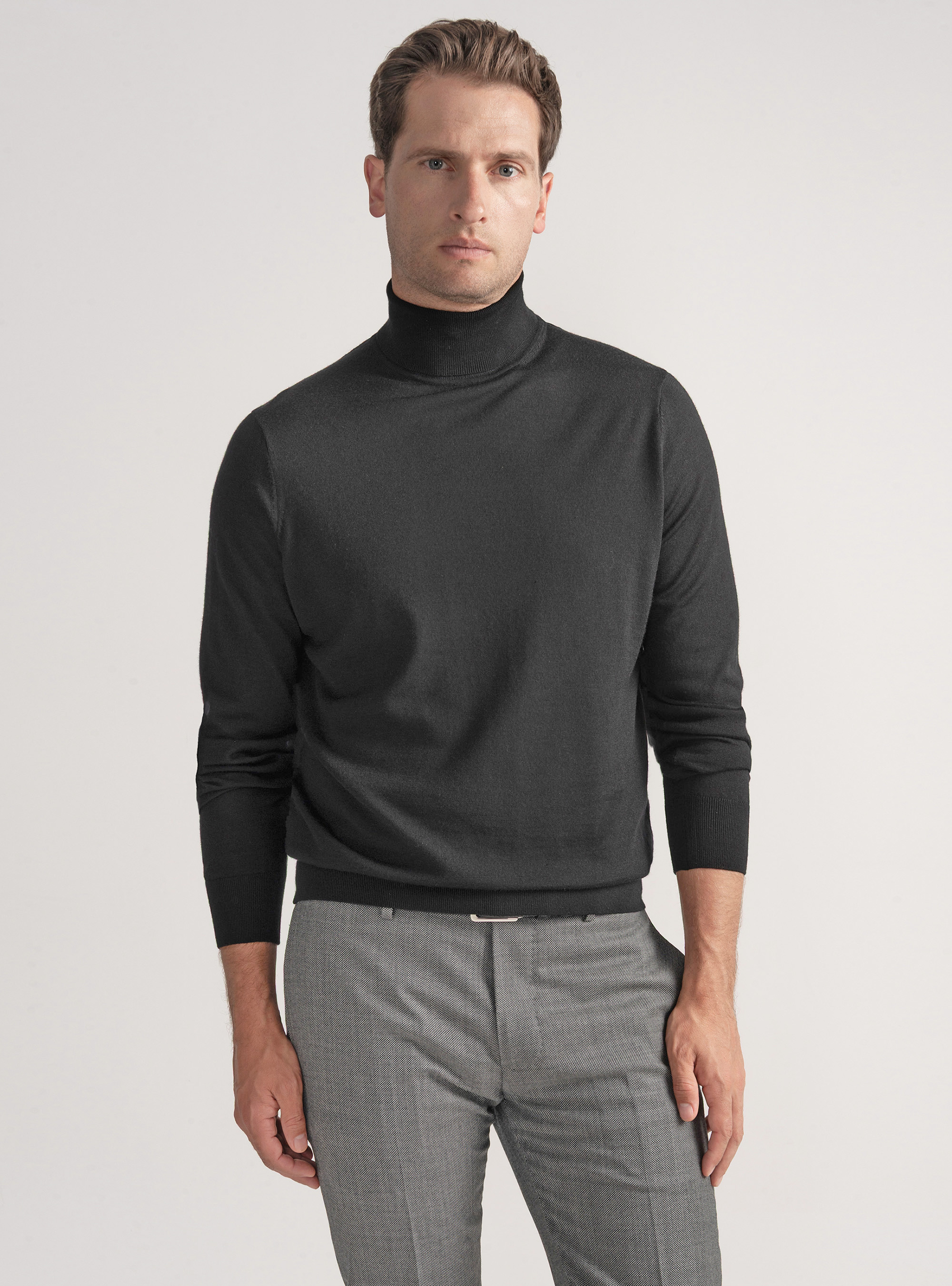 Turtleneck in pure extra-fine merino wool, BLACK
