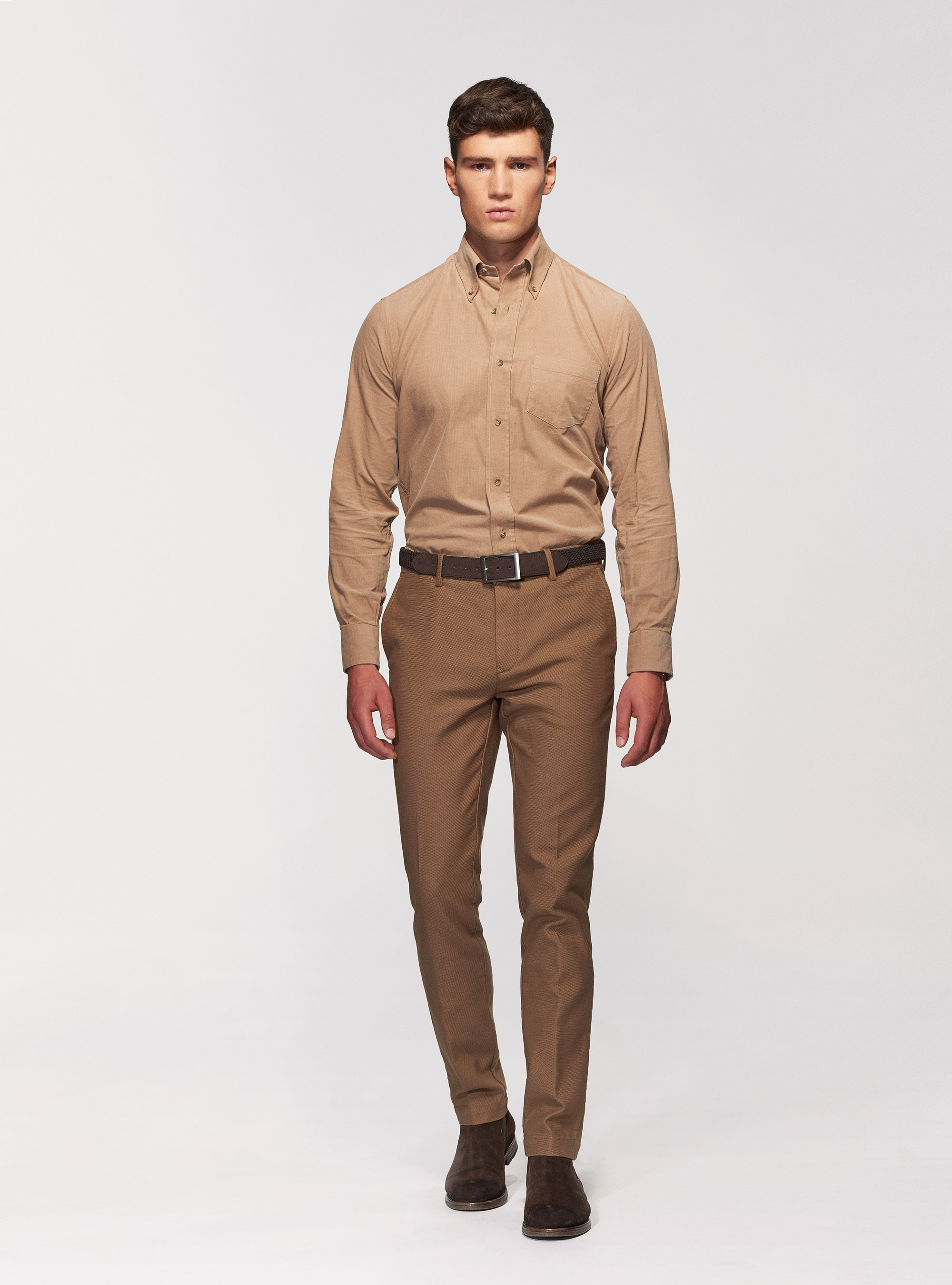 Camicia collo button down in velluto di cotone, SABBIA