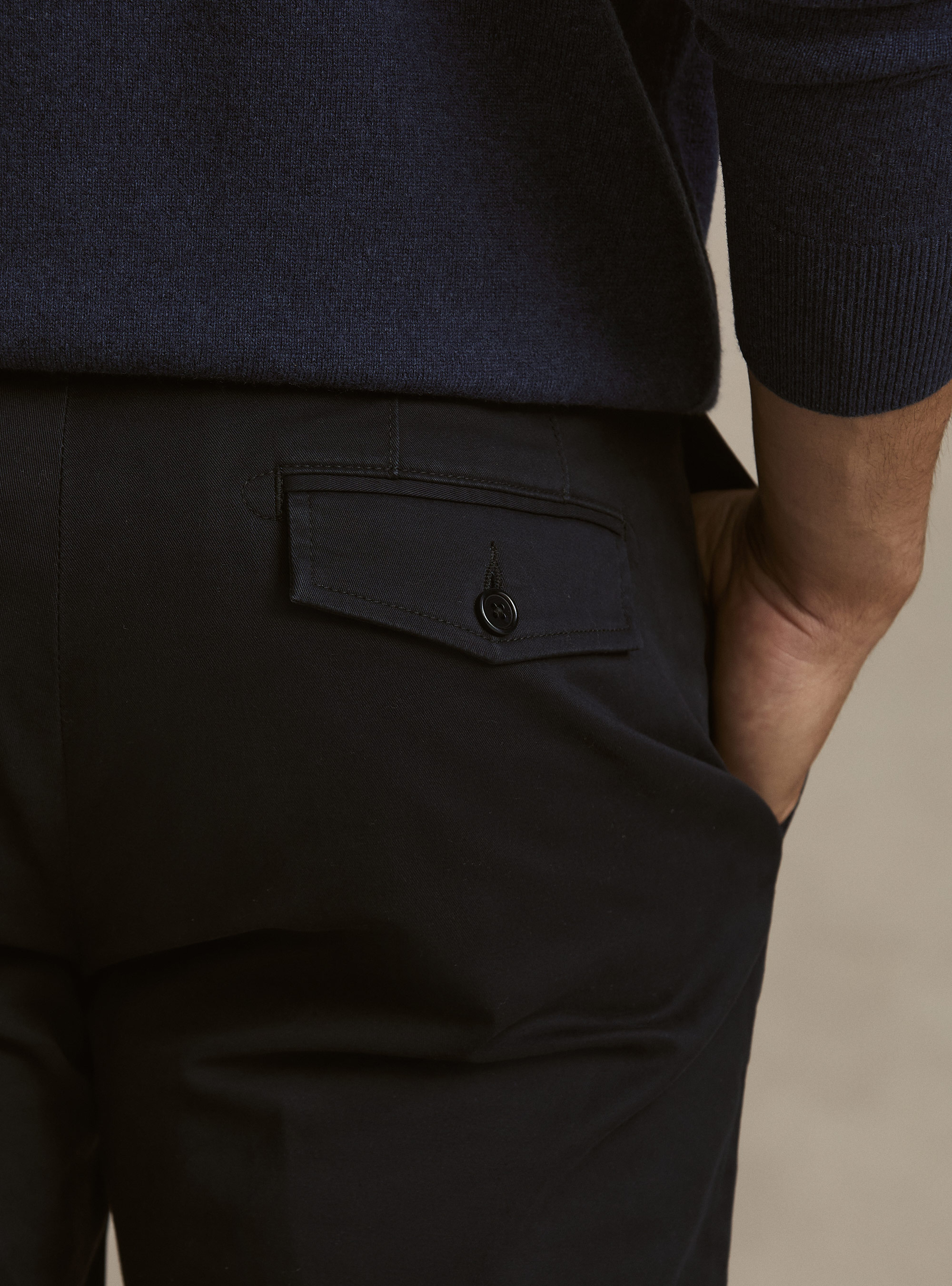 Pantalones chino slim fit de sarga el&aacute;stica, AZUL MARINO