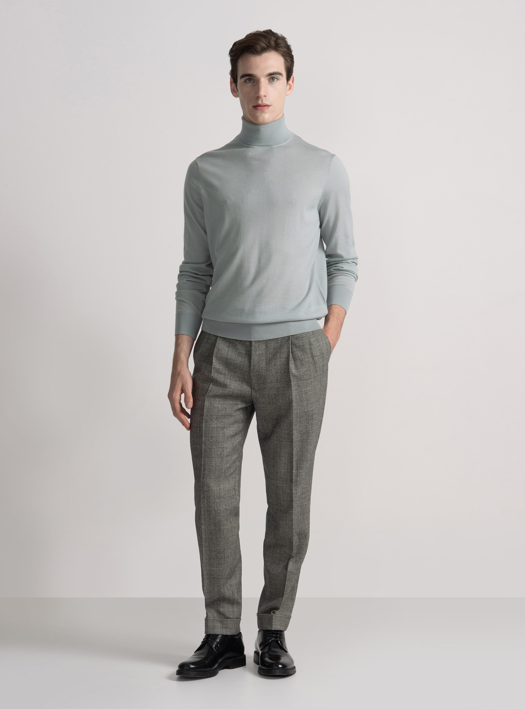 Turtleneck in pure extra-fine merino wool, GRIGIO CHIARO 0256C