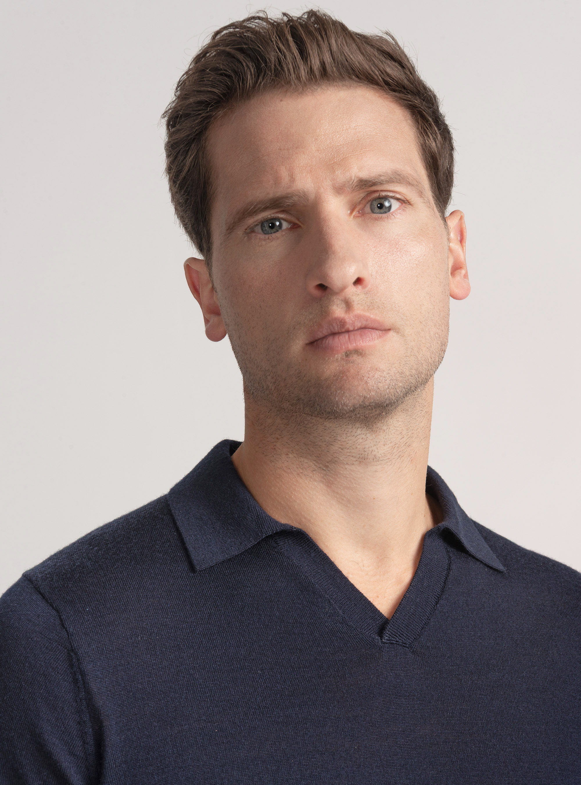 Polo in maglia senza bottoni in lana merino, BLU NAVY