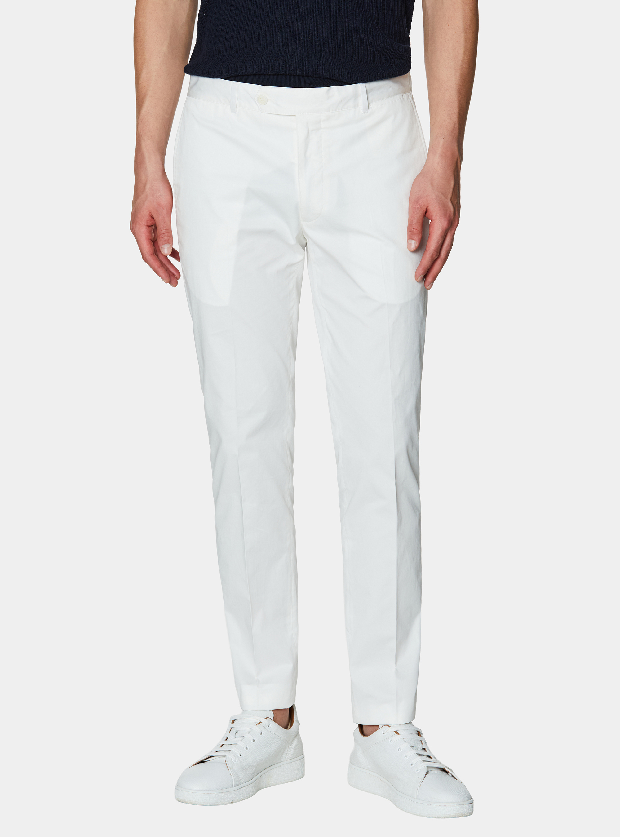Pantalon chino slim en serg&eacute; l&eacute;ger, BLANC