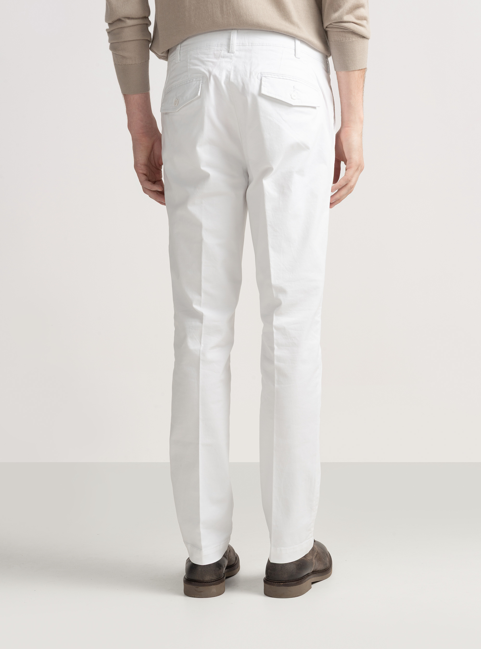 Pantal&oacute;n chino slim fit de sarga el&aacute;stica, BLANCO
