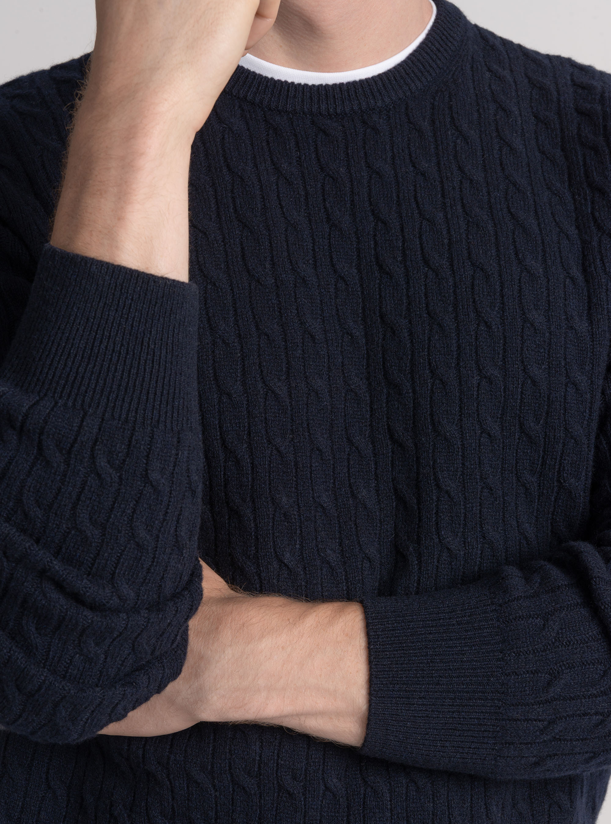 Maglia girocollo con treccia in lana e cashmere, BLU NAVY