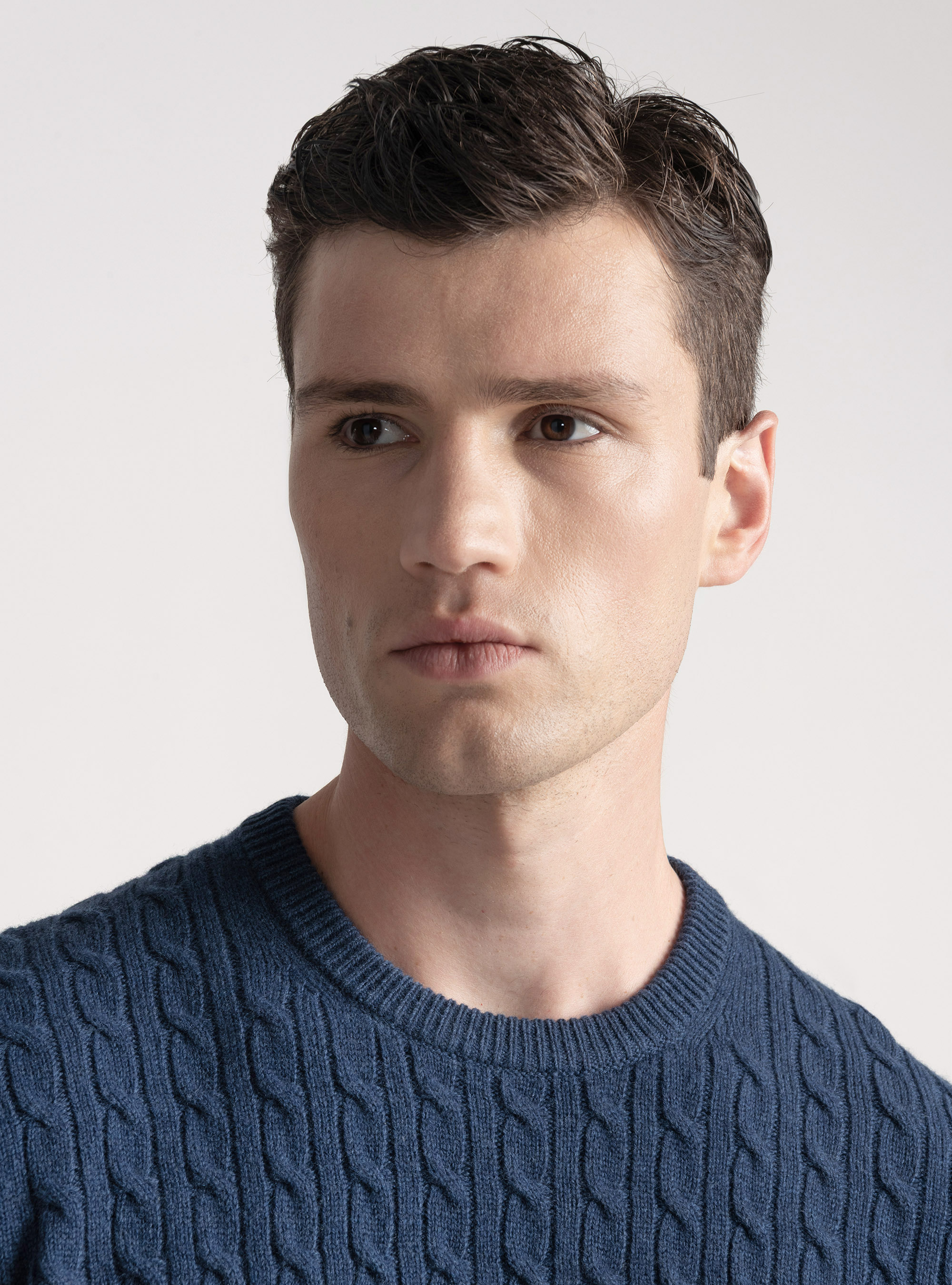 Maglia girocollo con treccia in lana e cashmere, INCHIOSTRO