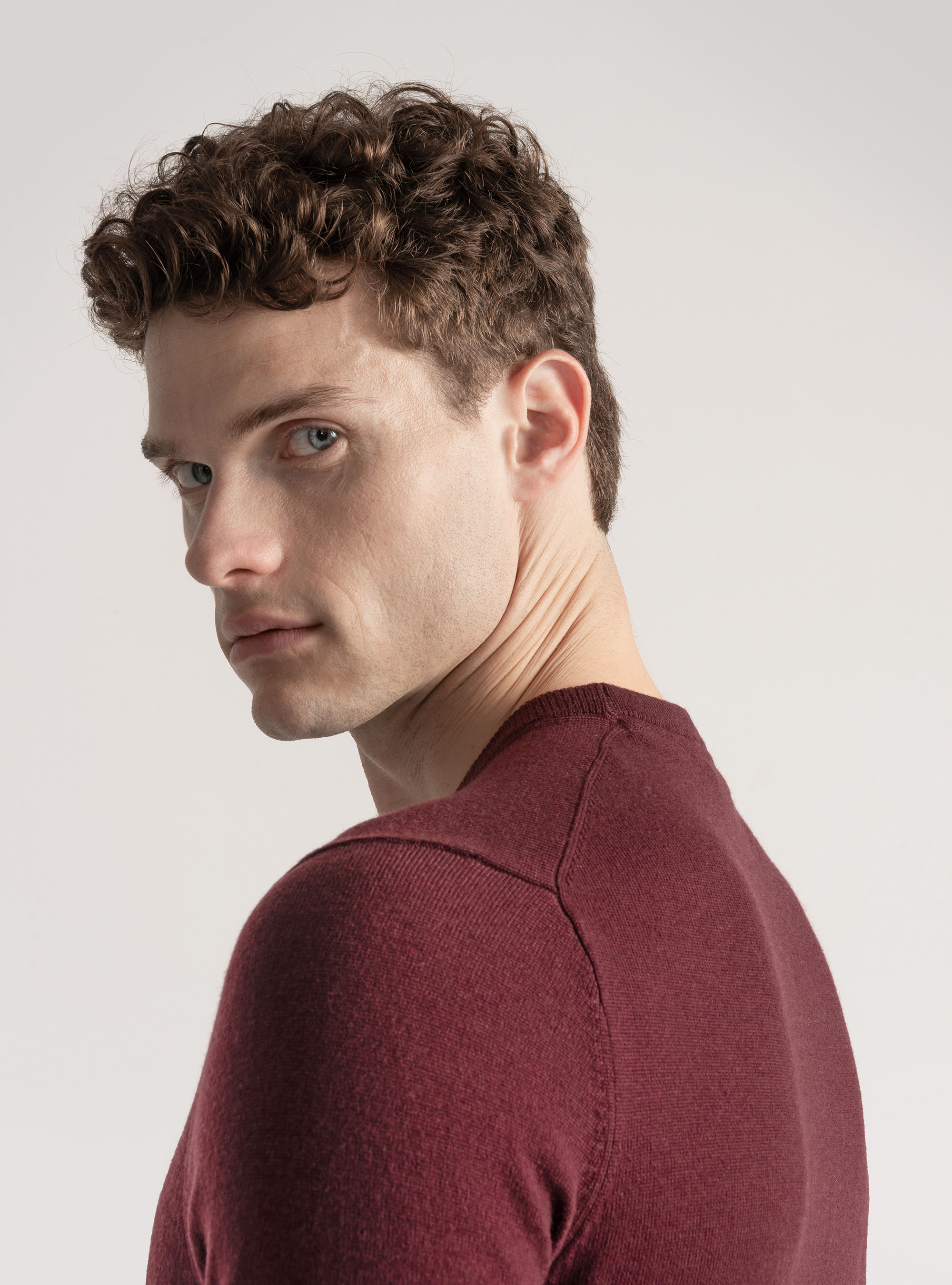 Maglia girocollo in misto lana, BORDEAUX
