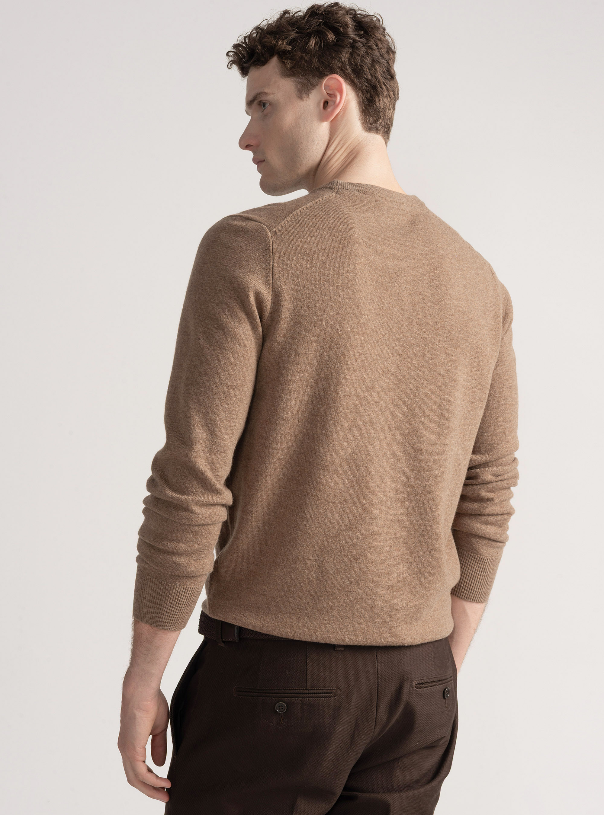 Lambswool and cashmere crew-neck sweater, MUD