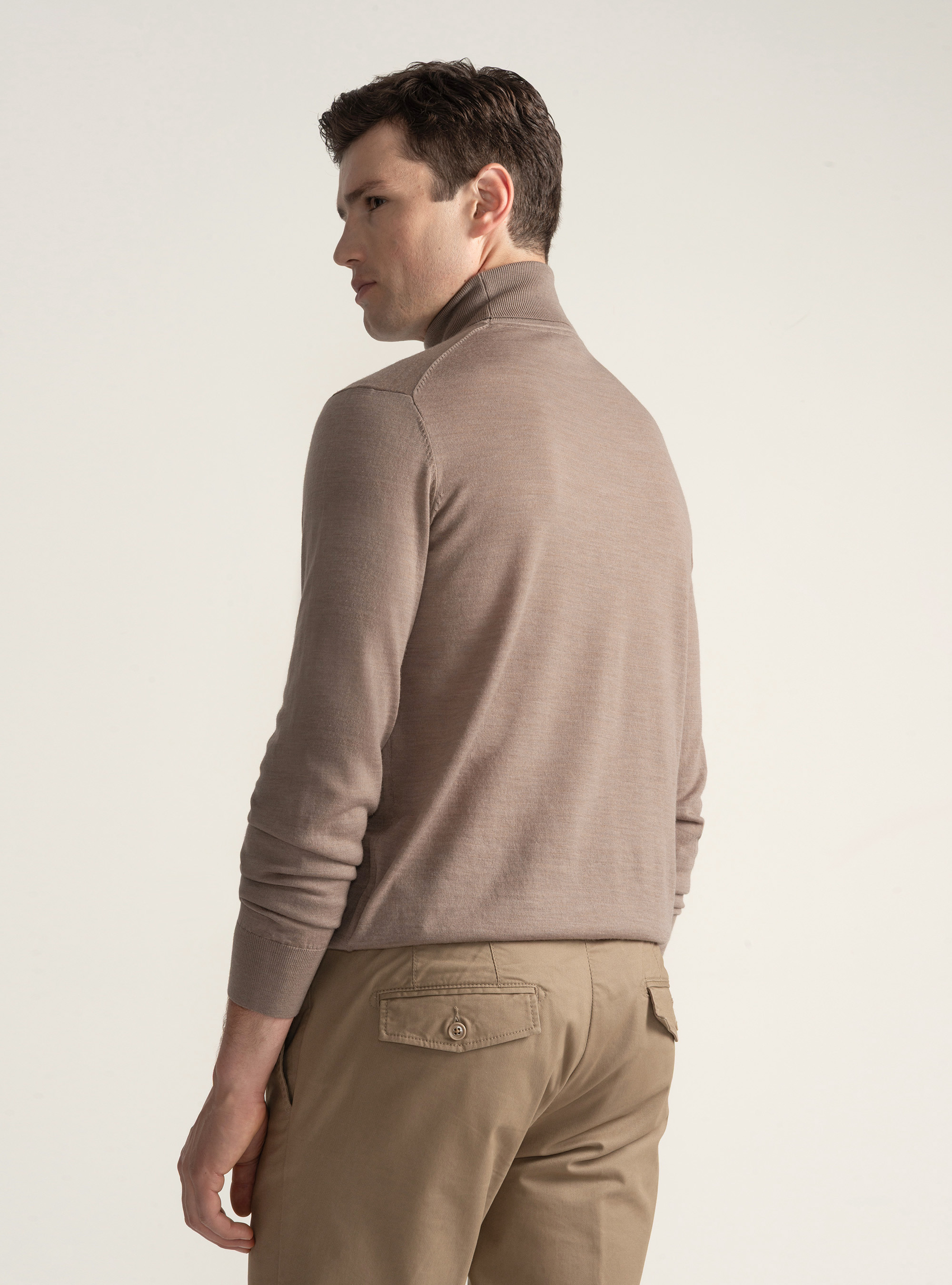 Turtleneck in pure extra-fine merino wool, MUD