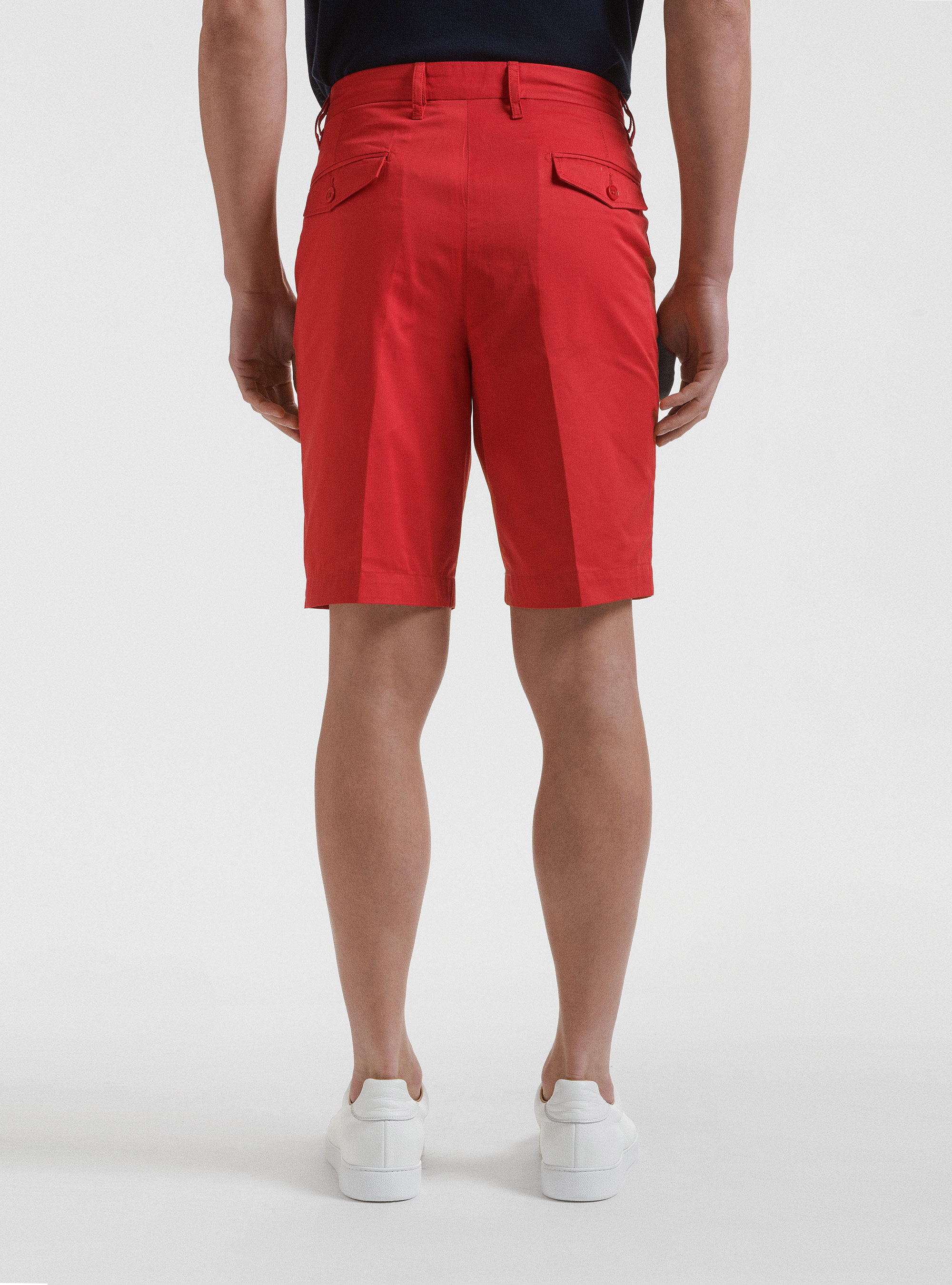 Bermuda en serg&eacute; l&eacute;ger, ROUGE