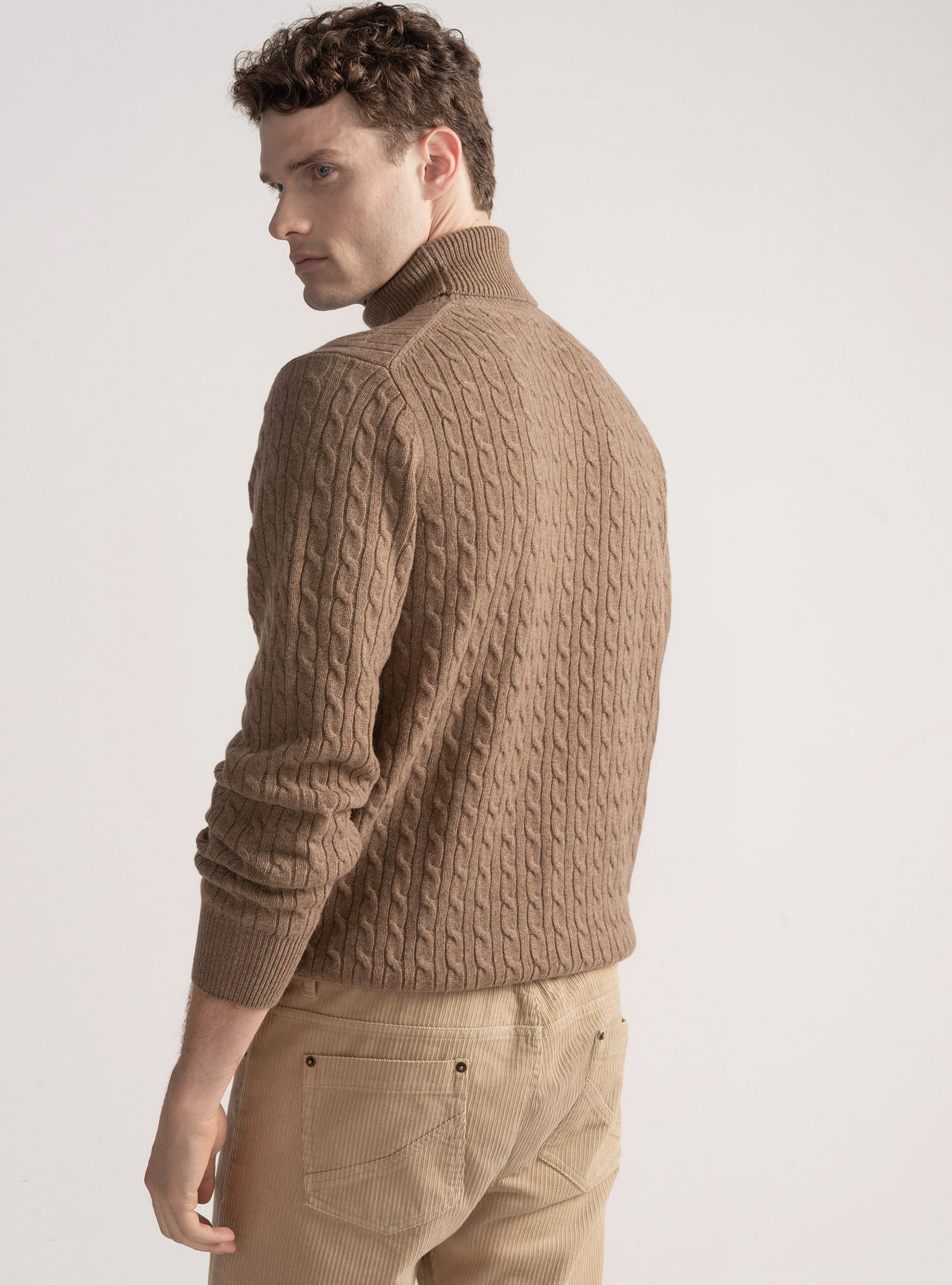 Hochgeschlossener Pullover mit Kaschmirwollborte, FANGO 0569C