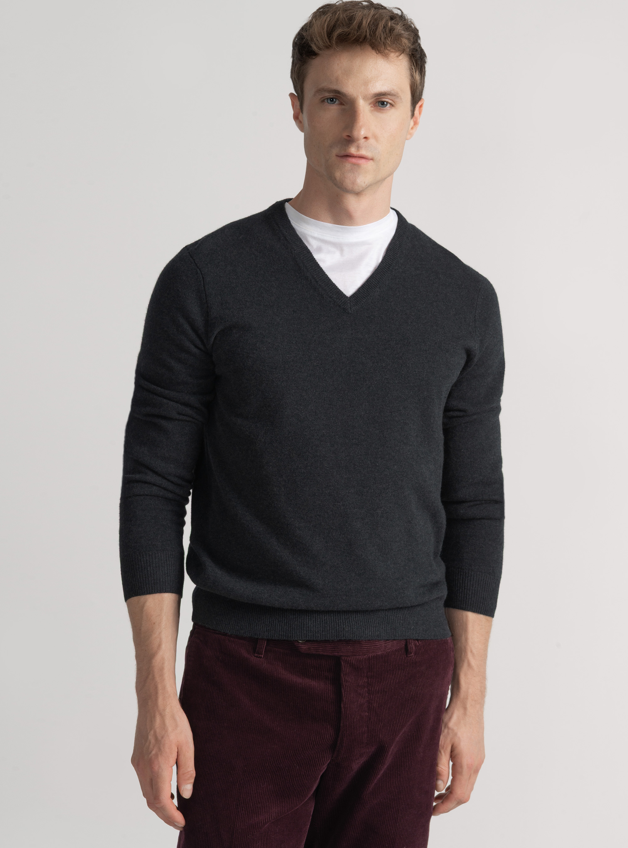 Maglia scollo a V in lana merino, ASFALTO