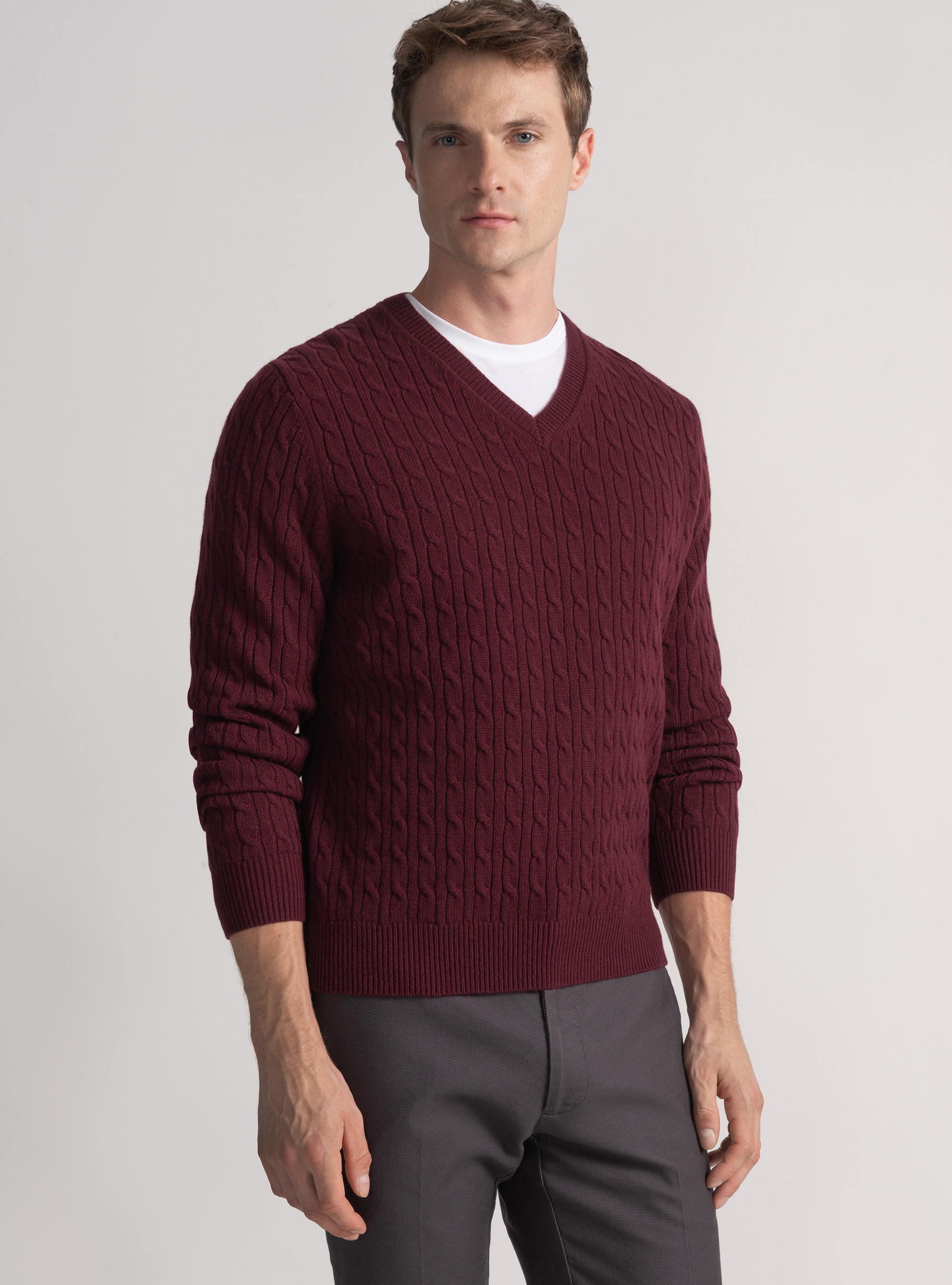 Merino wool V-neck sweater with braid, BORDEAUX