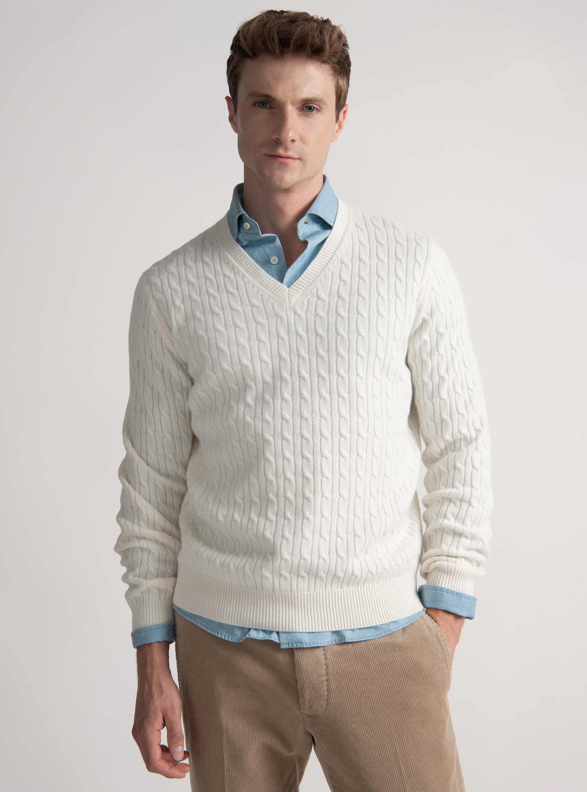 Merino wool V-neck sweater with braid, WHITE