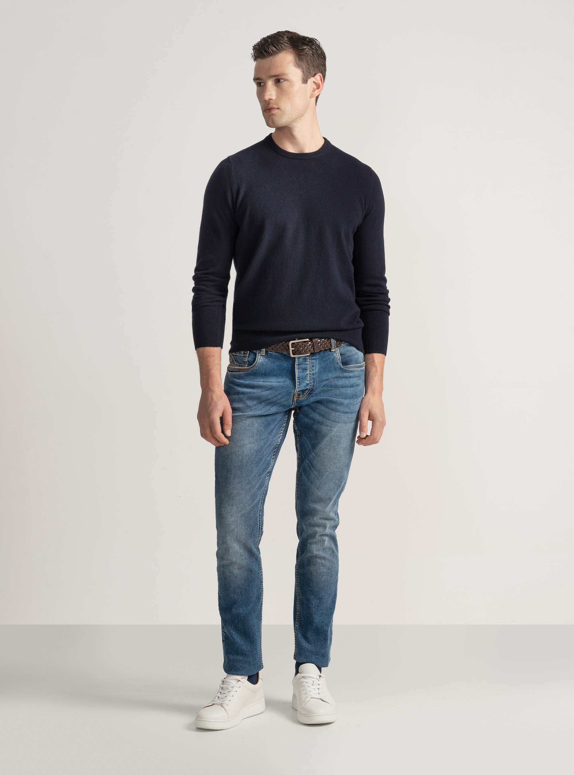 Lambswool and cashmere crew-neck sweater, NAVY BLUE