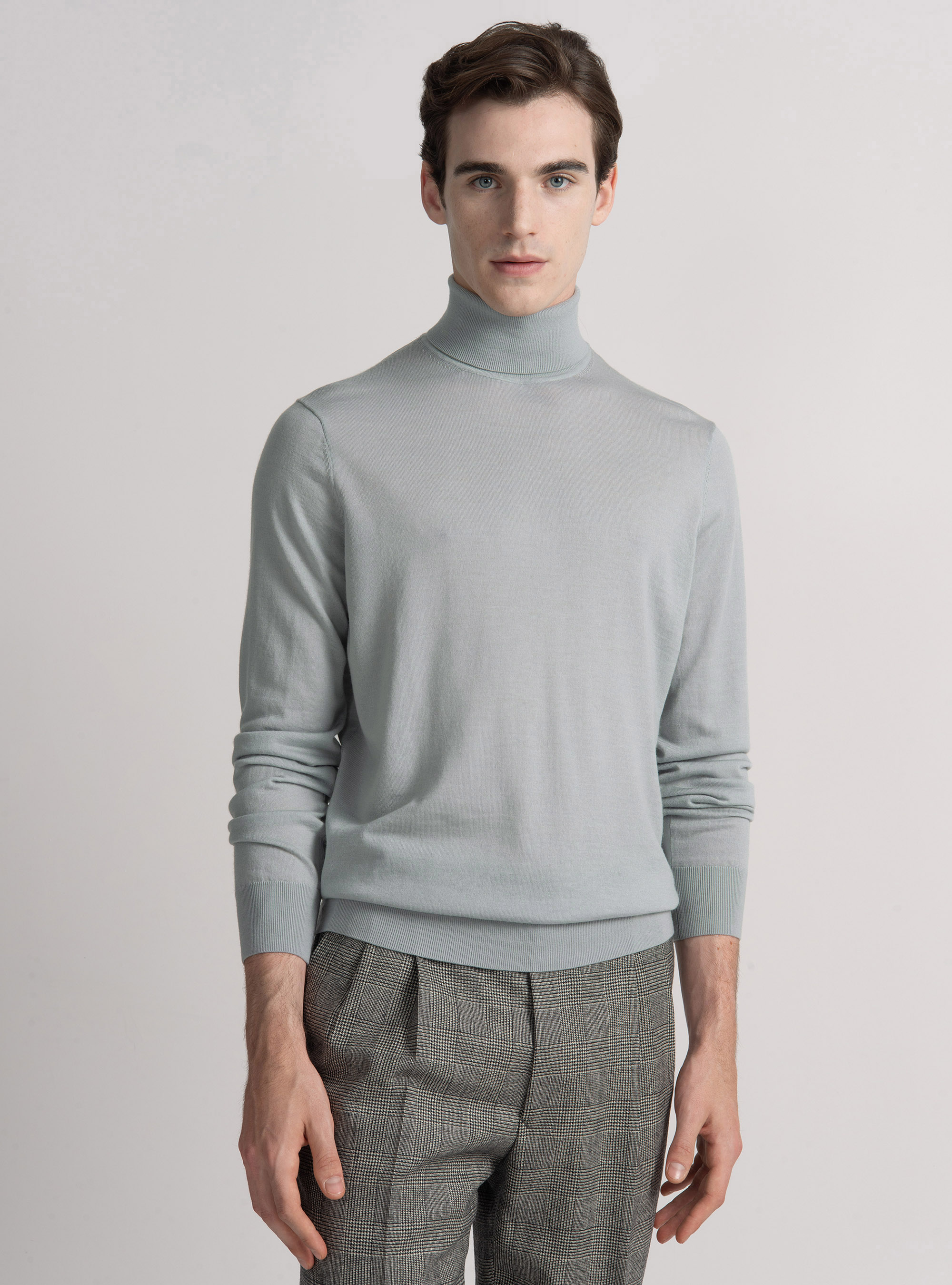Turtleneck in pure extra-fine merino wool, GRIGIO CHIARO 0256C