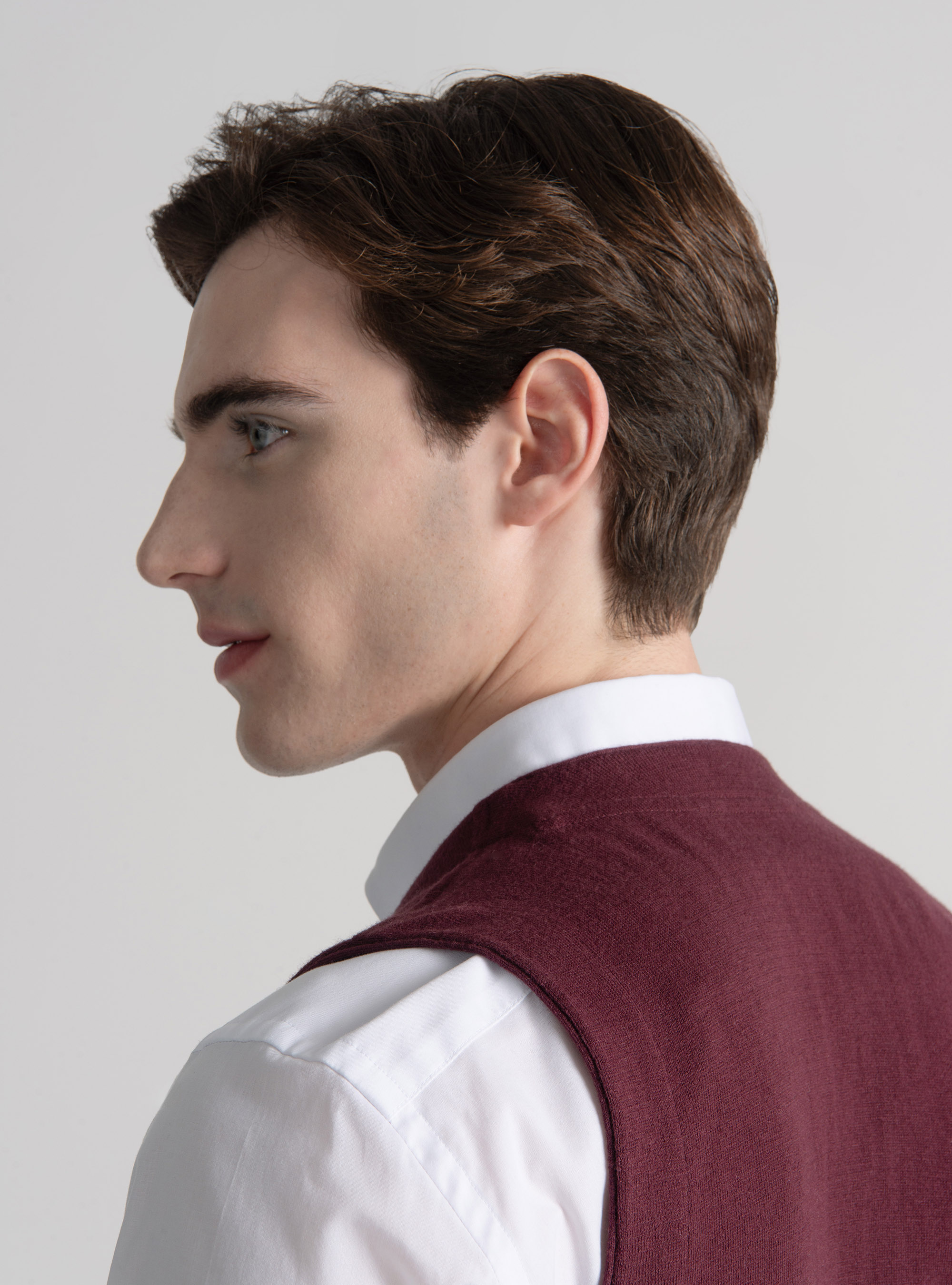 Double-breasted cotton and cashmere knit gilet, BORDEAUX