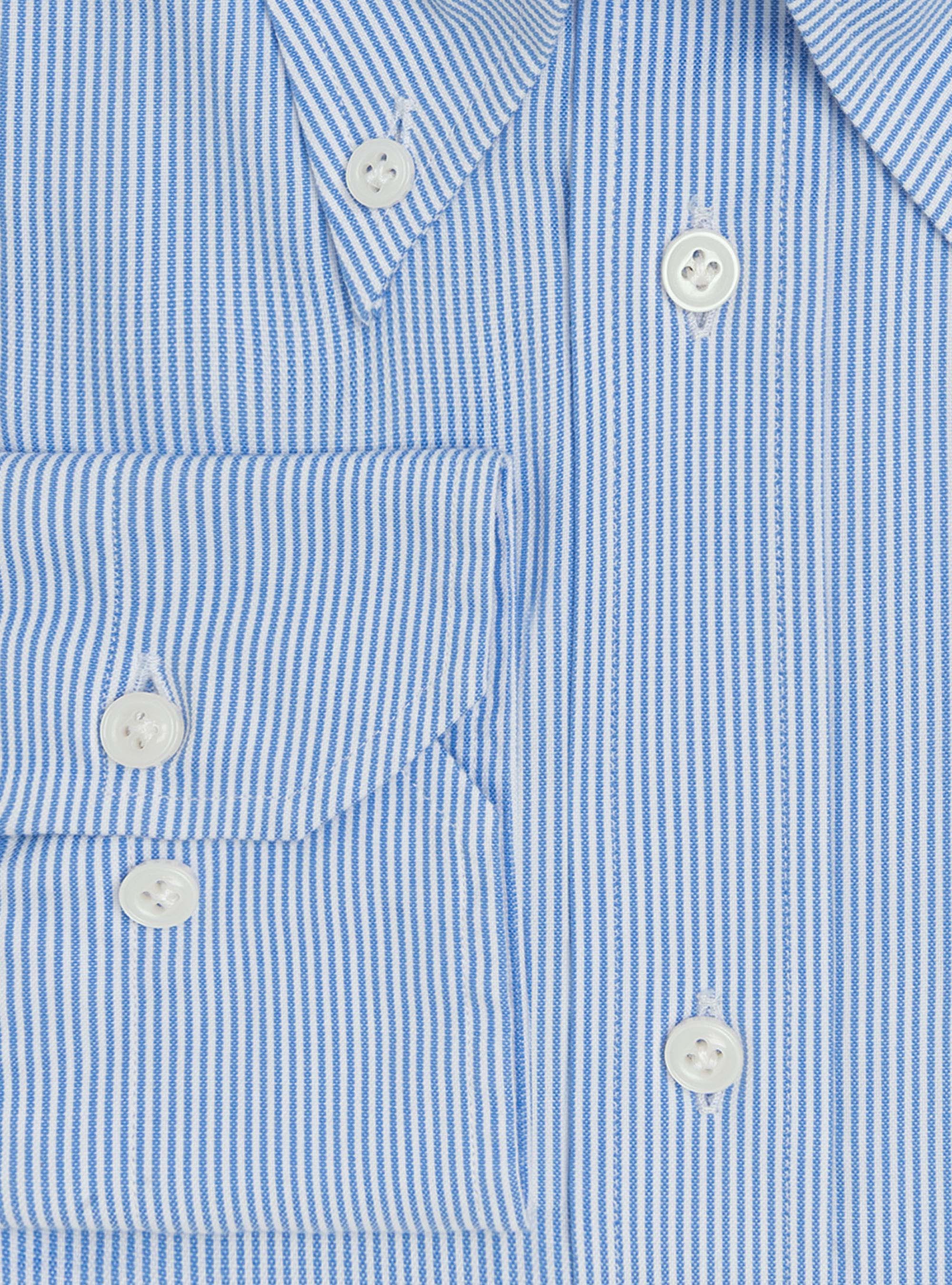 Camicia classic fit comoda con collo button down in oxford, CELESTE