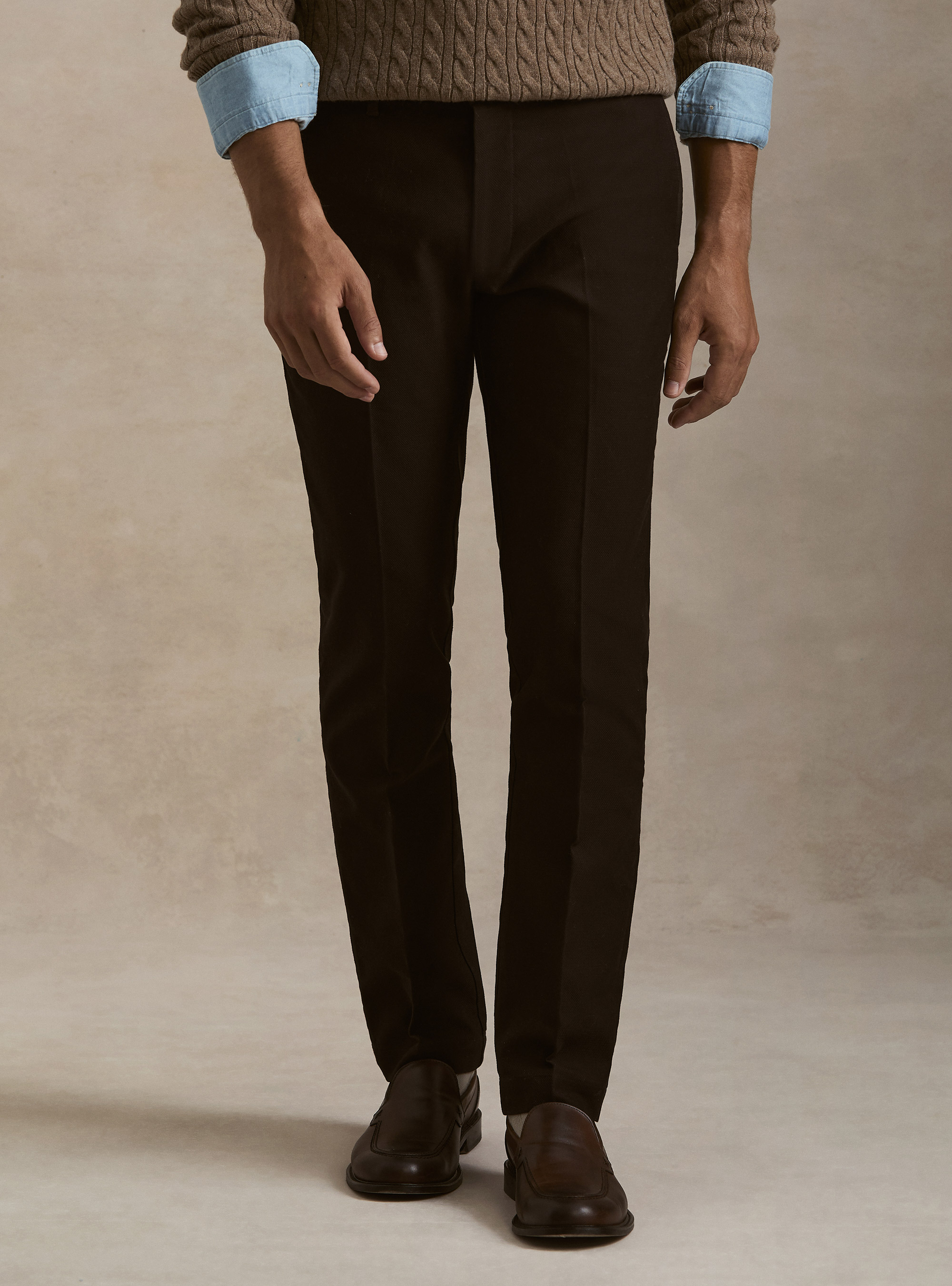 Pantalones chino de algod&oacute;n labrado, MARRON