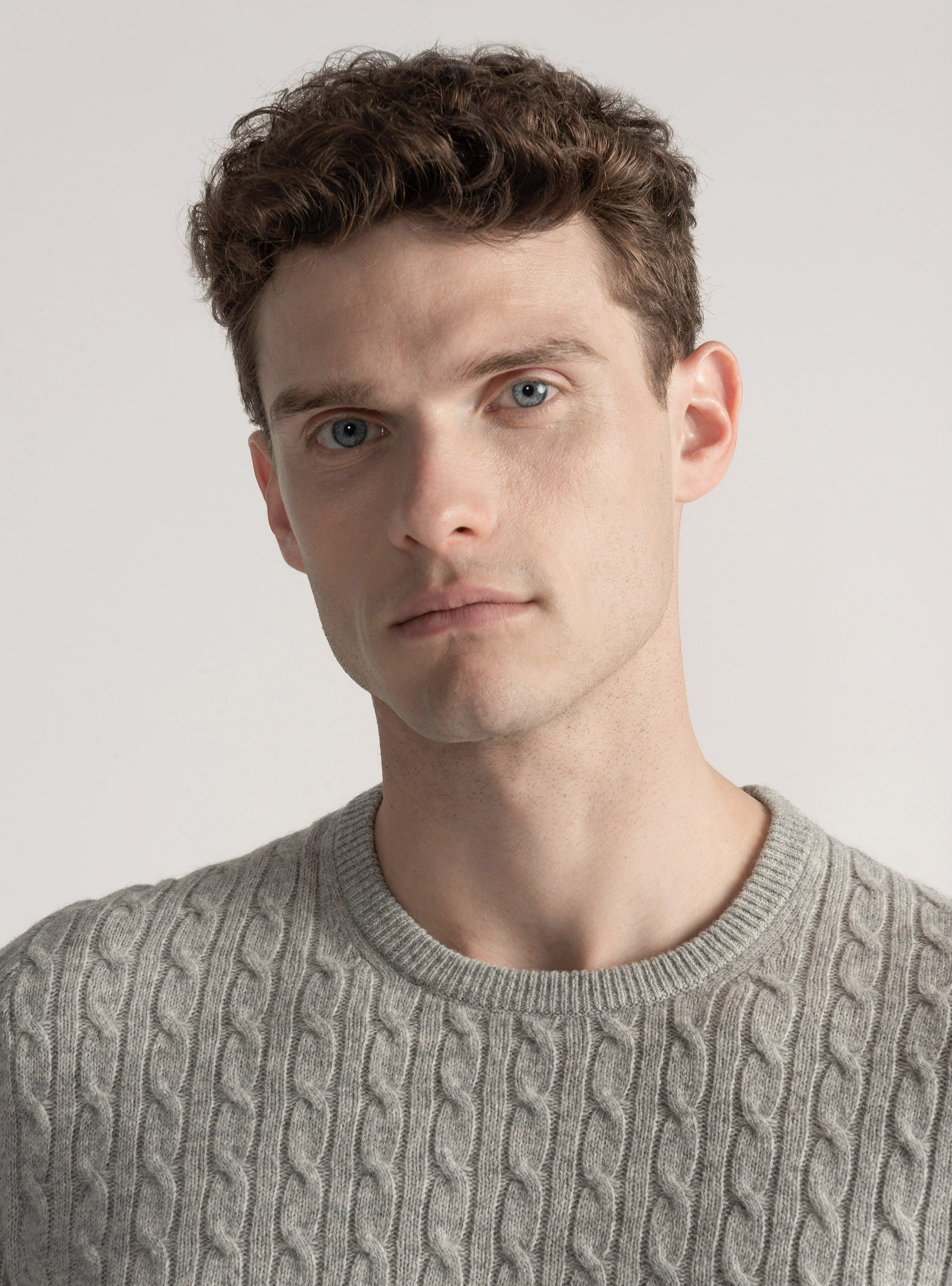 Maglia girocollo con treccia in lana e cashmere, GRIGIO CHIARO MELANGE