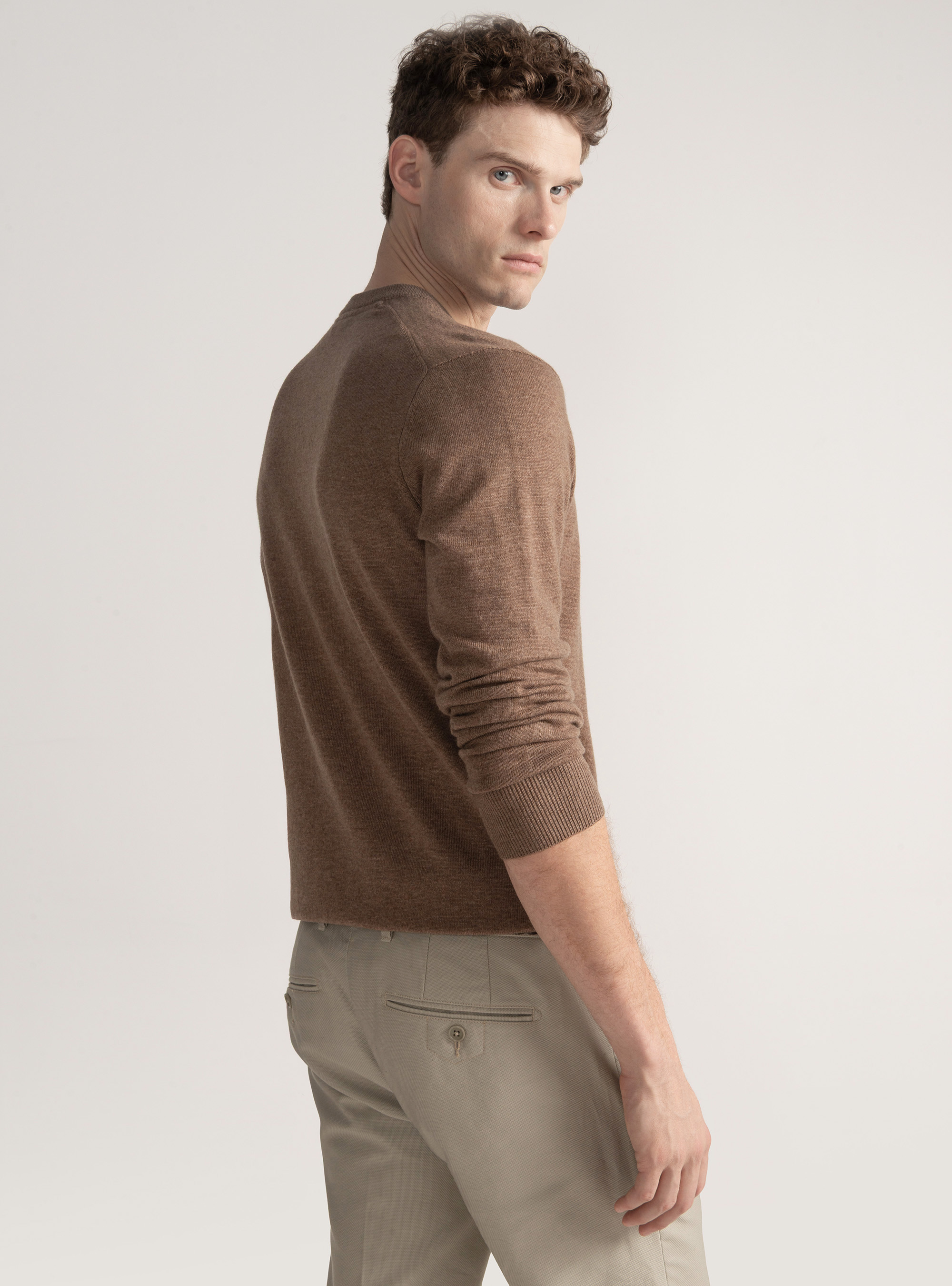 Maglia girocollo in misto lana, FANGO